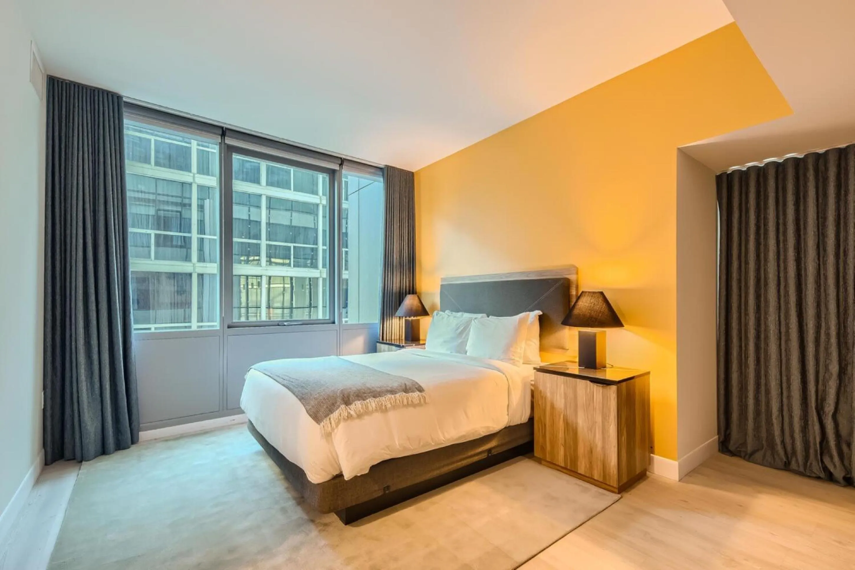 Bed in Sentral Michigan Avenue