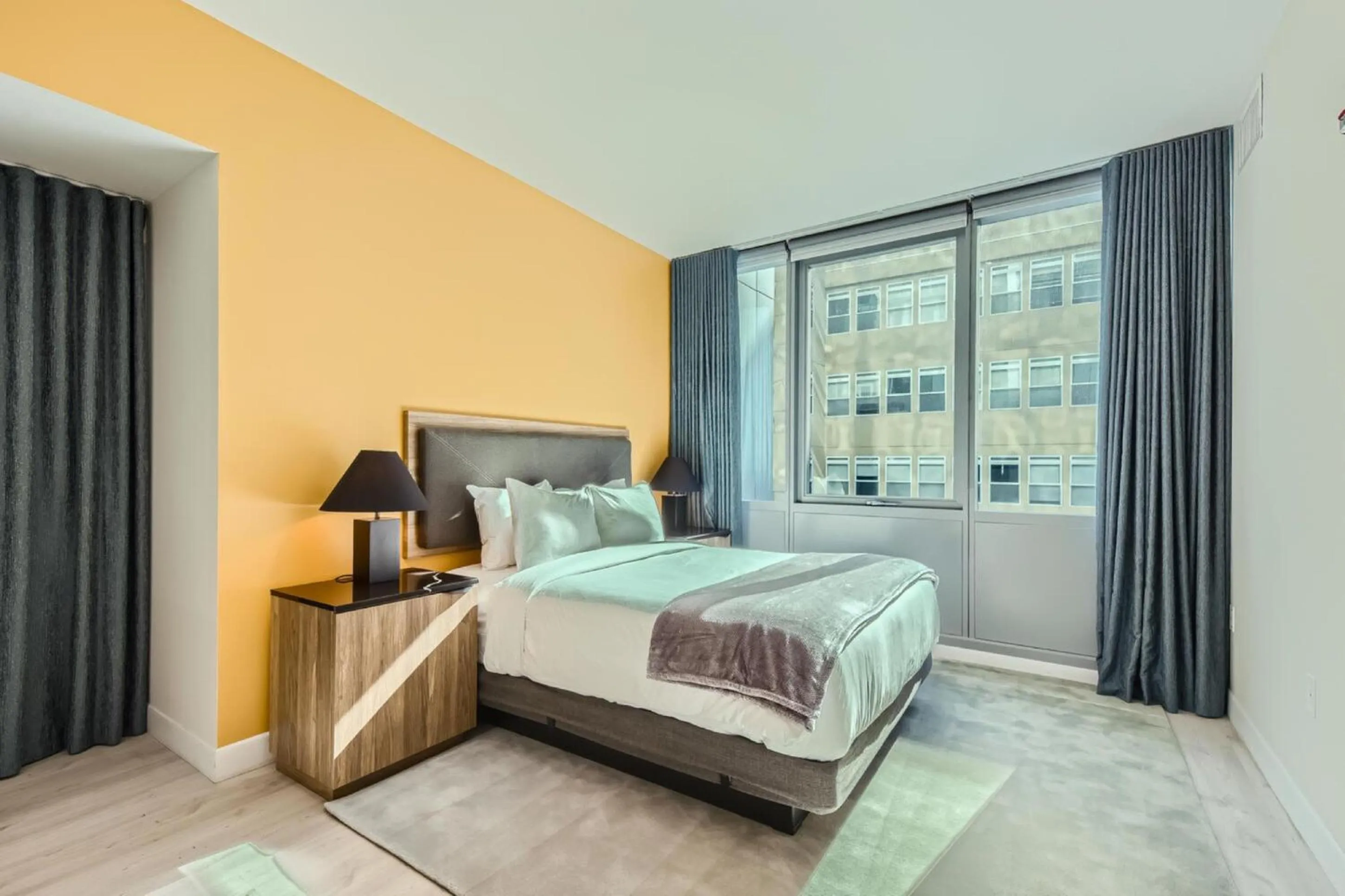 Bed in Sentral Michigan Avenue