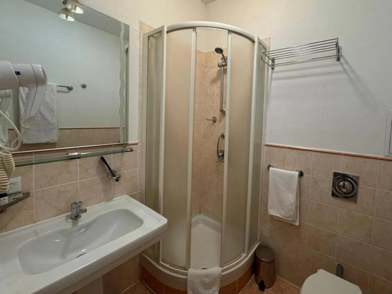 Shower in Marko Polo Hotel