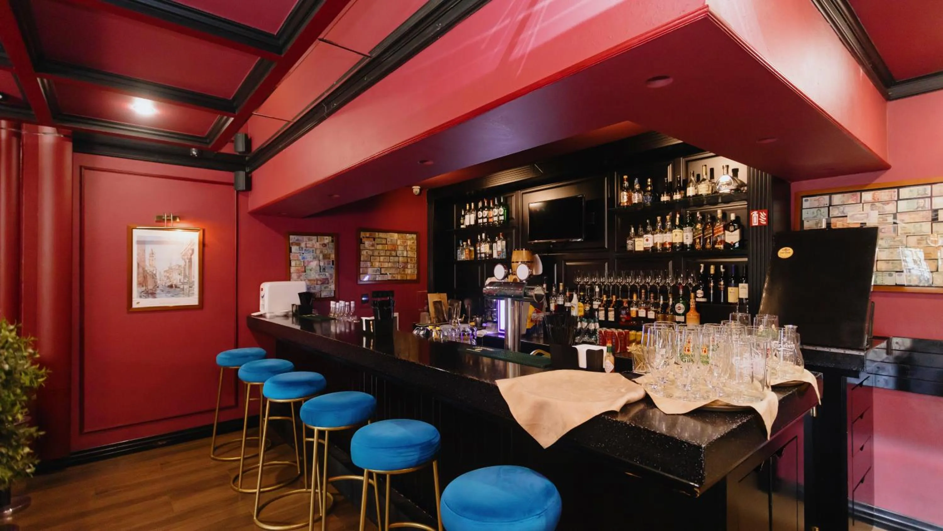 Lounge or bar in Marko Polo Hotel