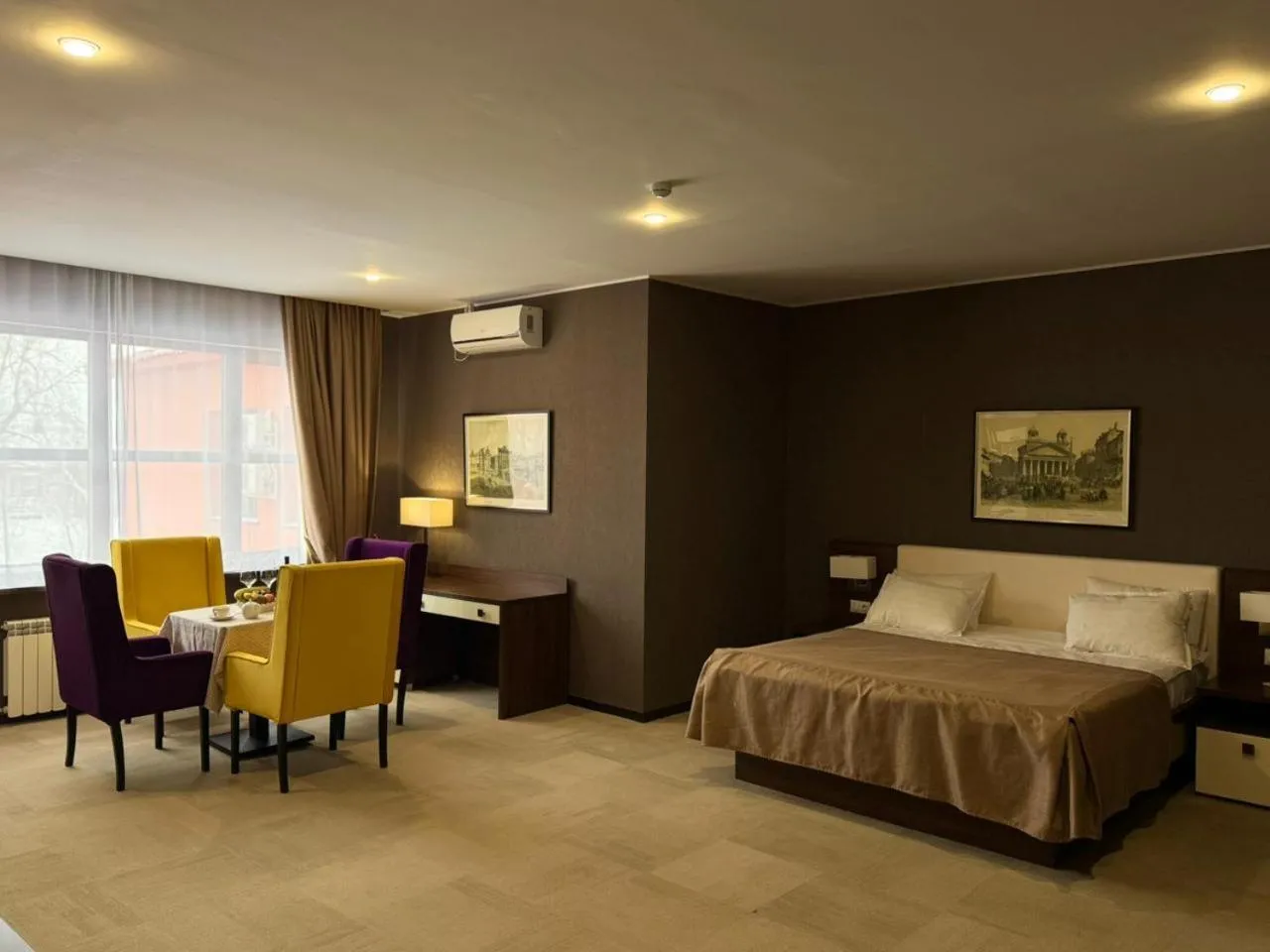 Living room, Bed in Marko Polo Hotel