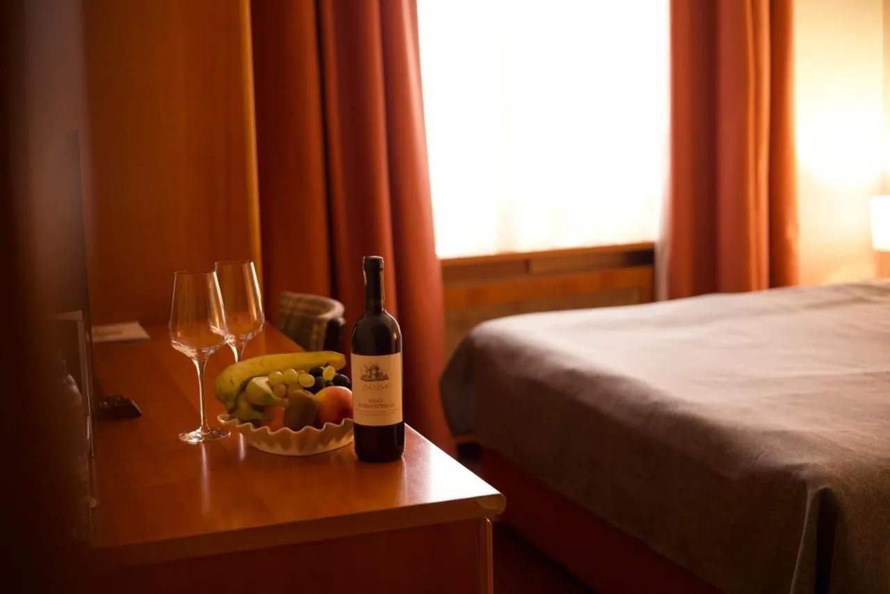 Bedroom, Bed in Marko Polo Hotel