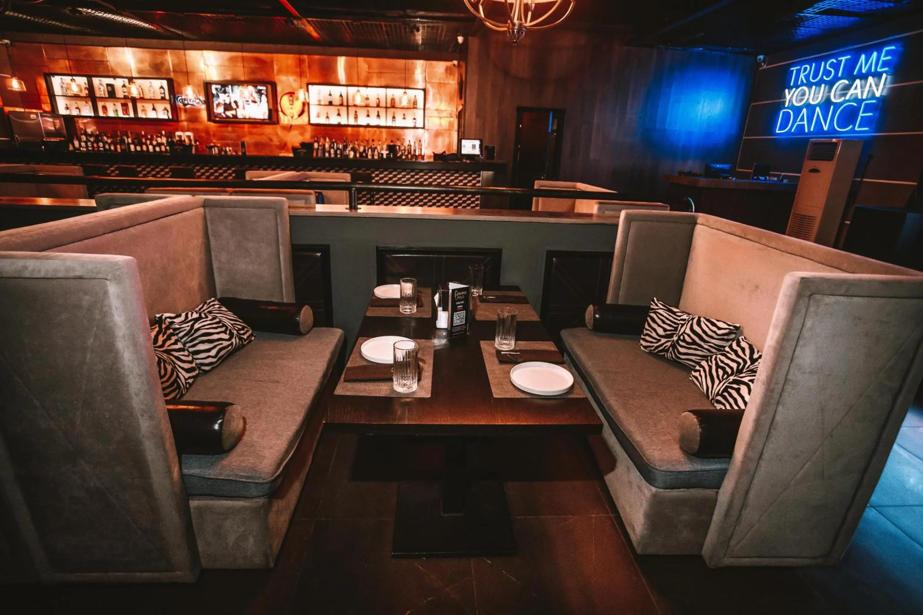 Restaurant/places to eat in Marko Polo Hotel