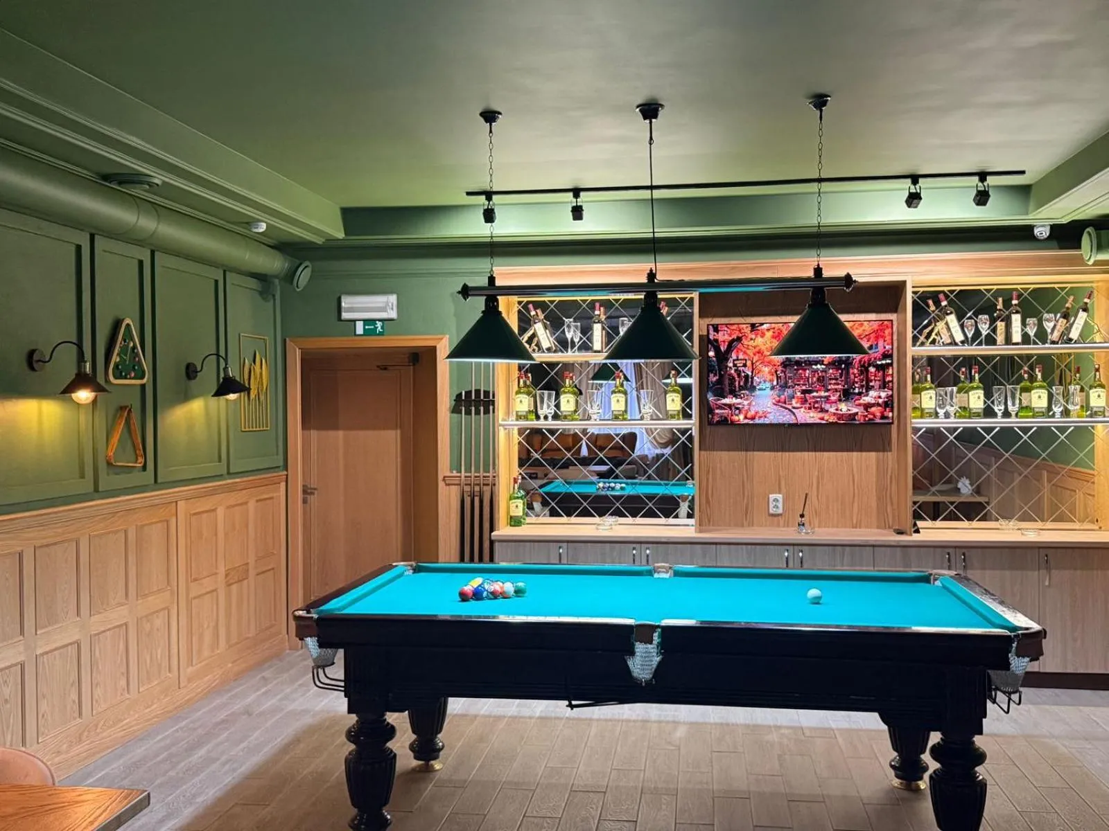 Billiard in Marko Polo Hotel