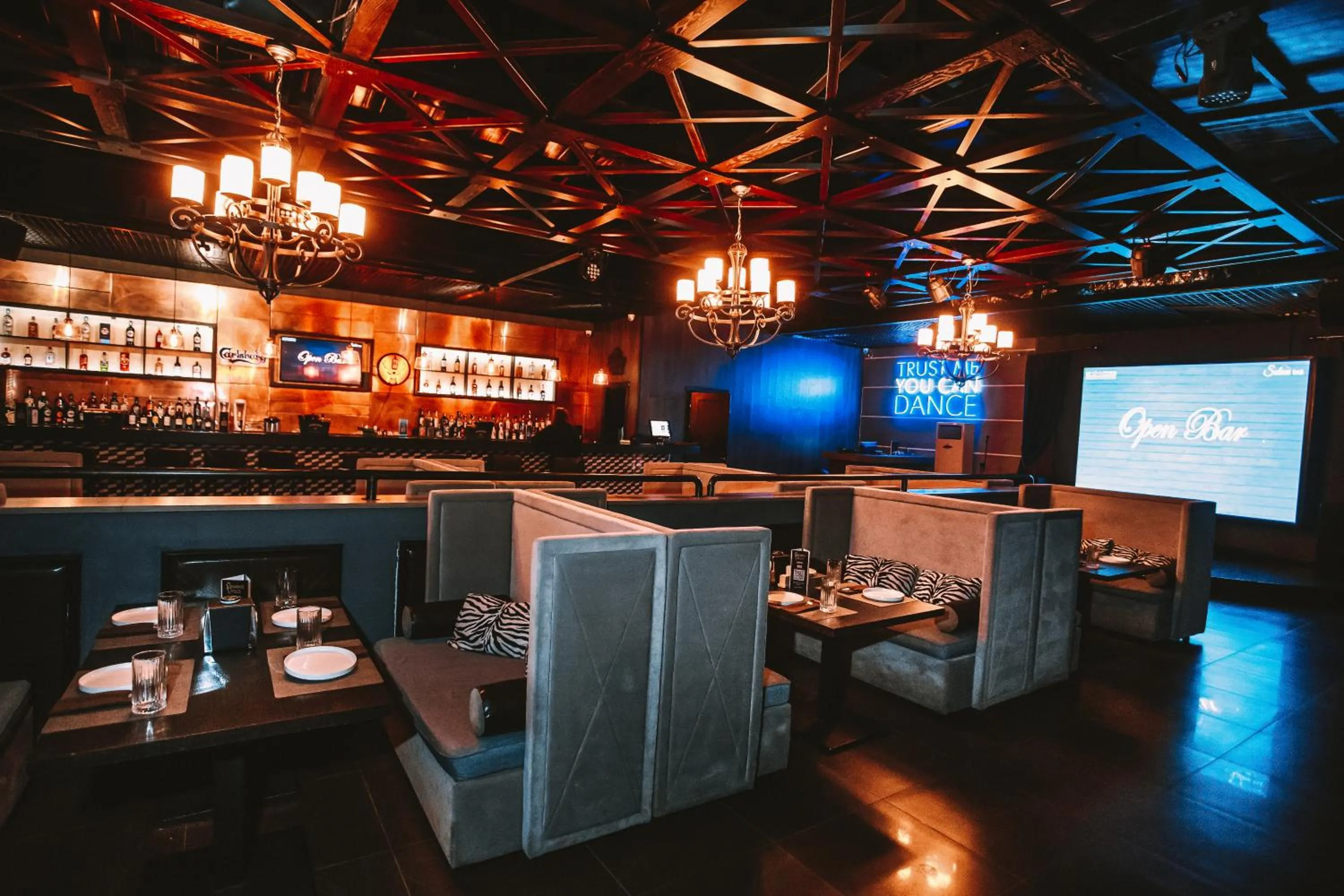 Karaoke in Marko Polo Hotel