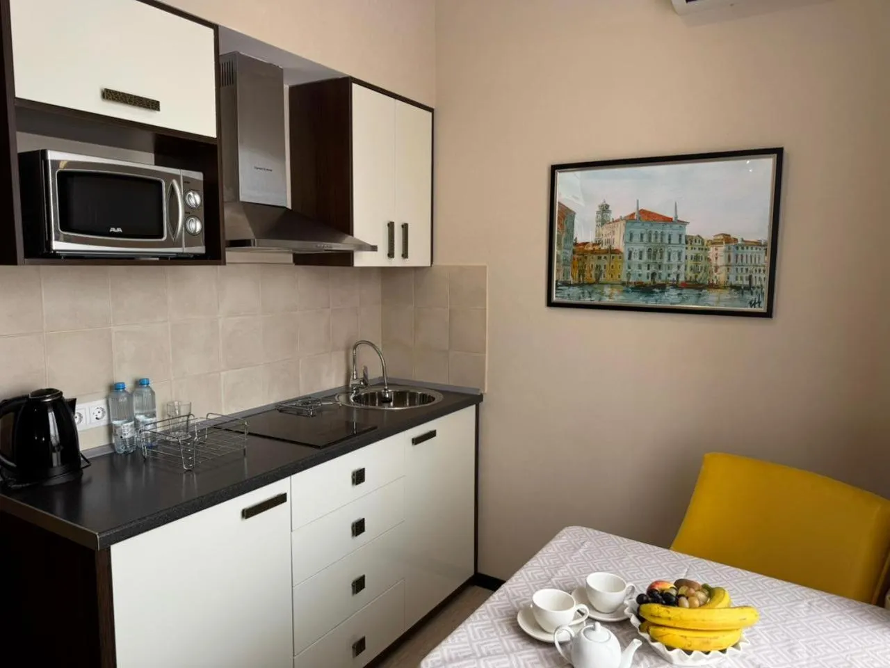 Kitchen or kitchenette in Marko Polo Hotel