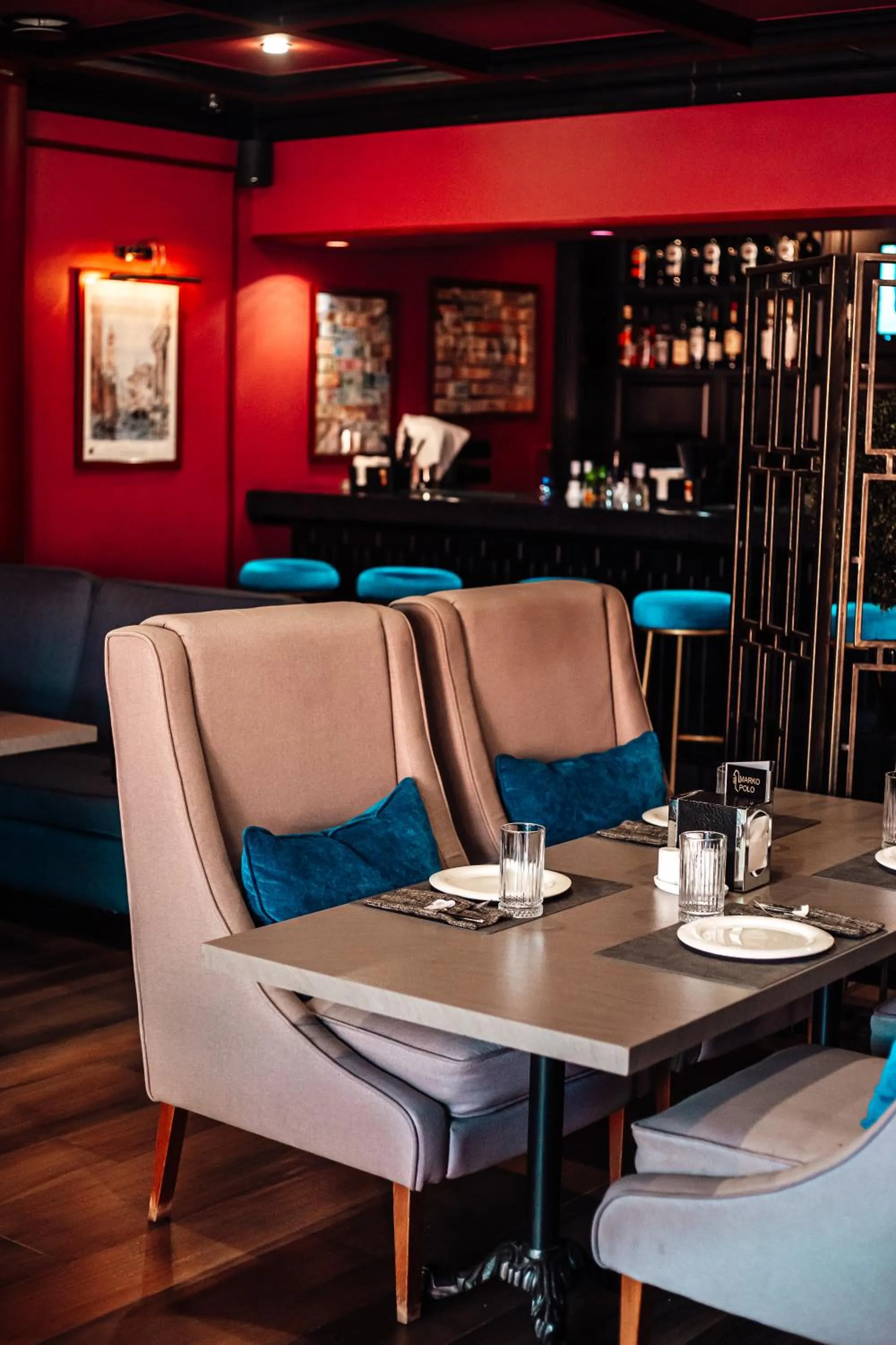 Restaurant/places to eat in Marko Polo Hotel