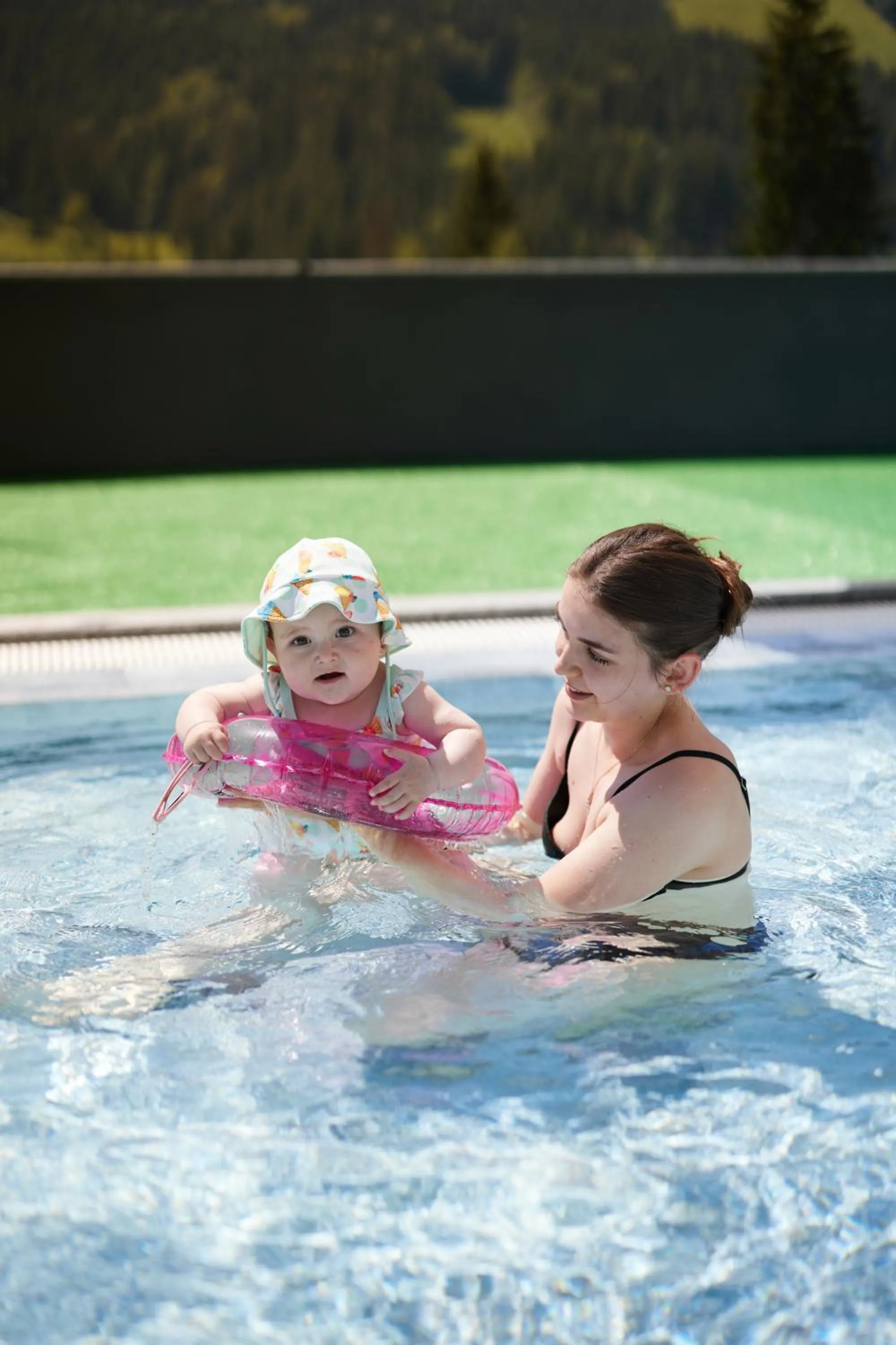 Swimming pool in Mountain Krystal