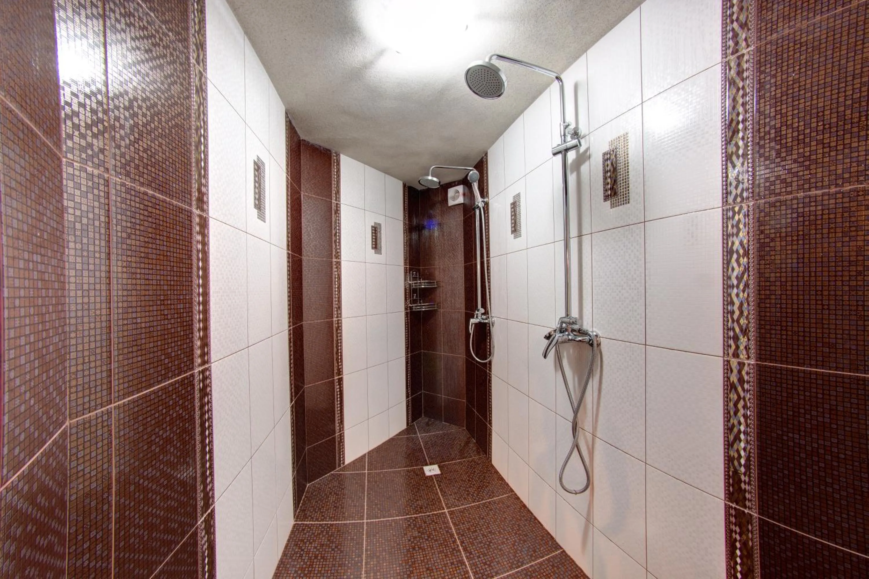 Shower in Mountain Krystal