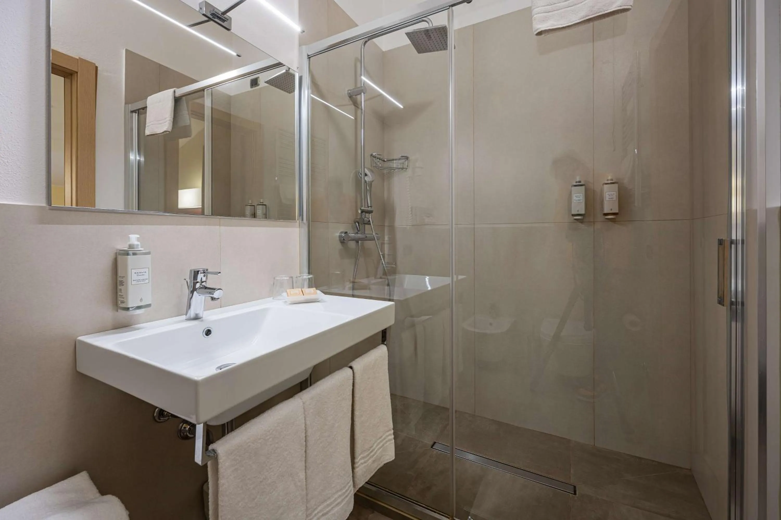 Bathroom in Best Western Hotel Armando