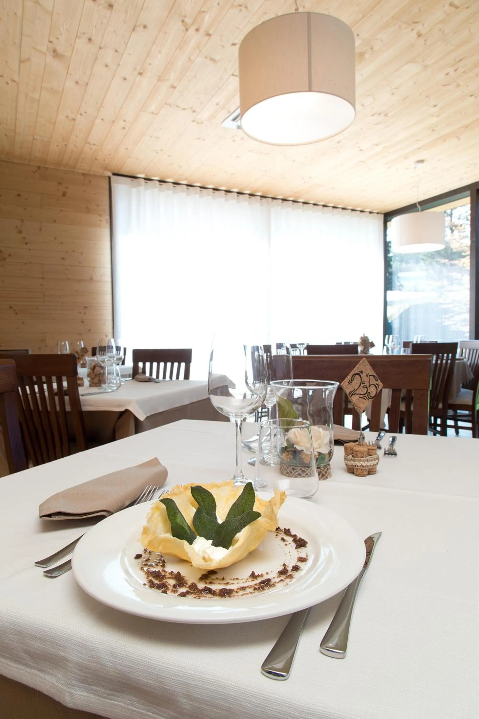 Restaurant/places to eat in Draconerium Hotel