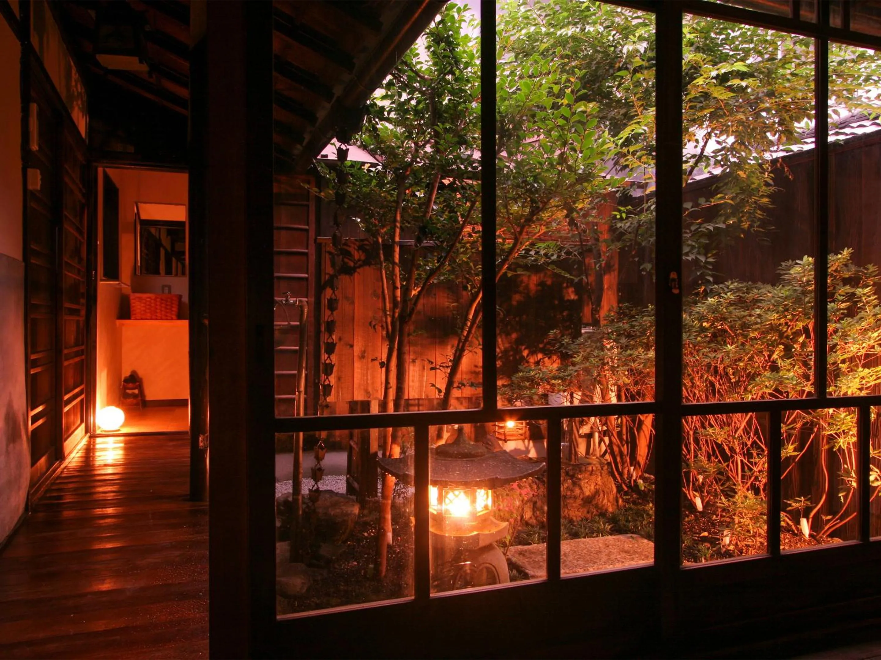 Garden in naokonoza Bettei Umekoji