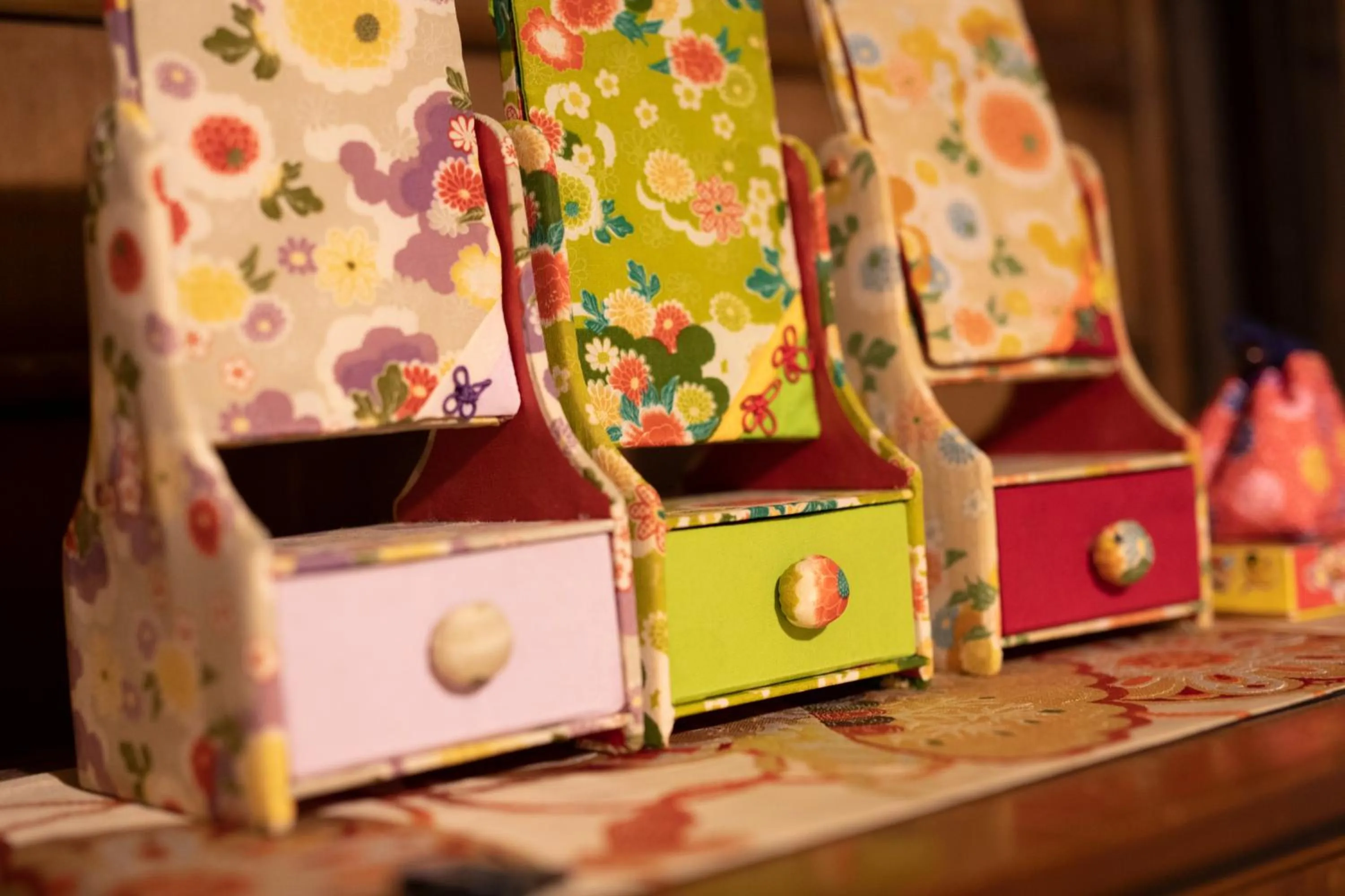 Decorative detail in naokonoza Bettei Umekoji