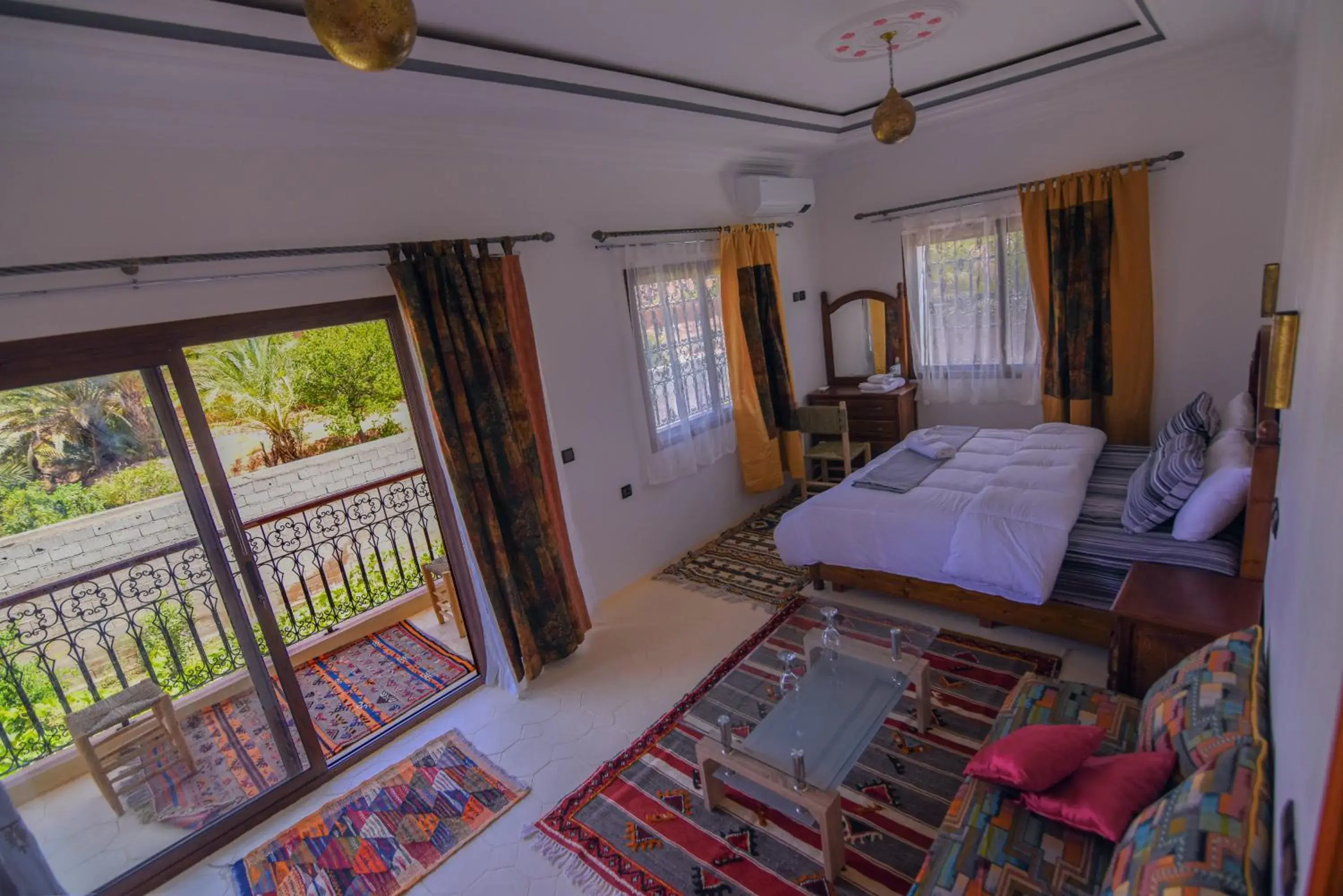 Double Room with Pool View - single occupancy in Kasbah Roseville Double Room with Pool View - single occupancy in Kasbah Roseville