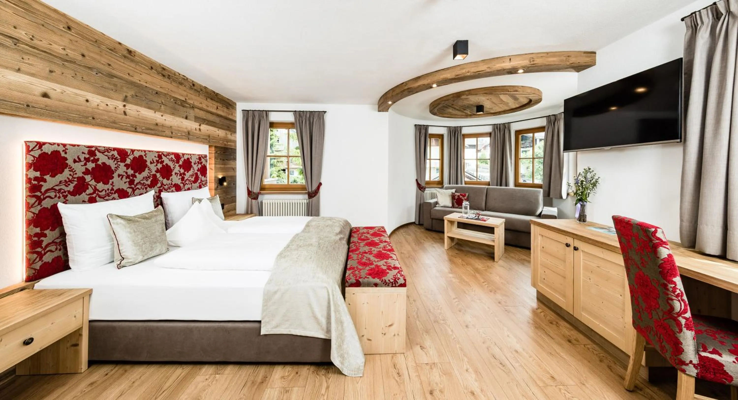 Photo of the whole room, Bed in Almhof Hotel Call