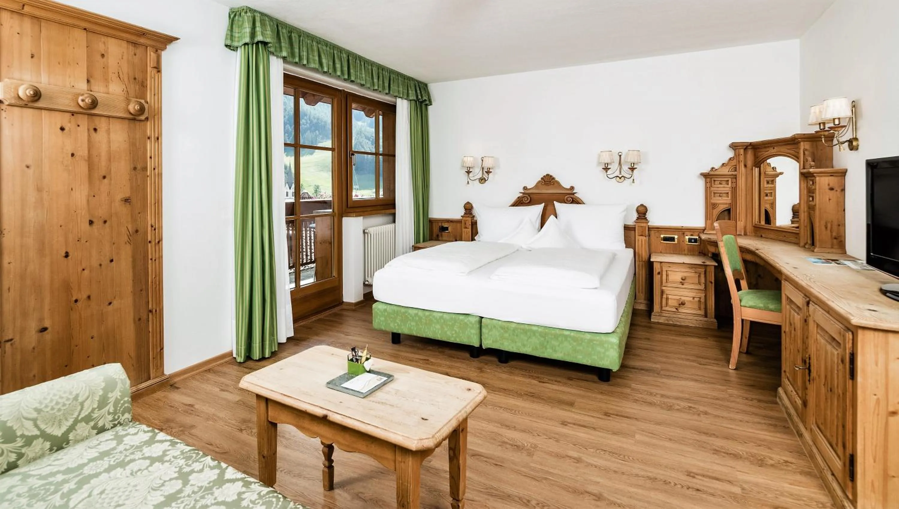 Photo of the whole room, Bed in Almhof Hotel Call