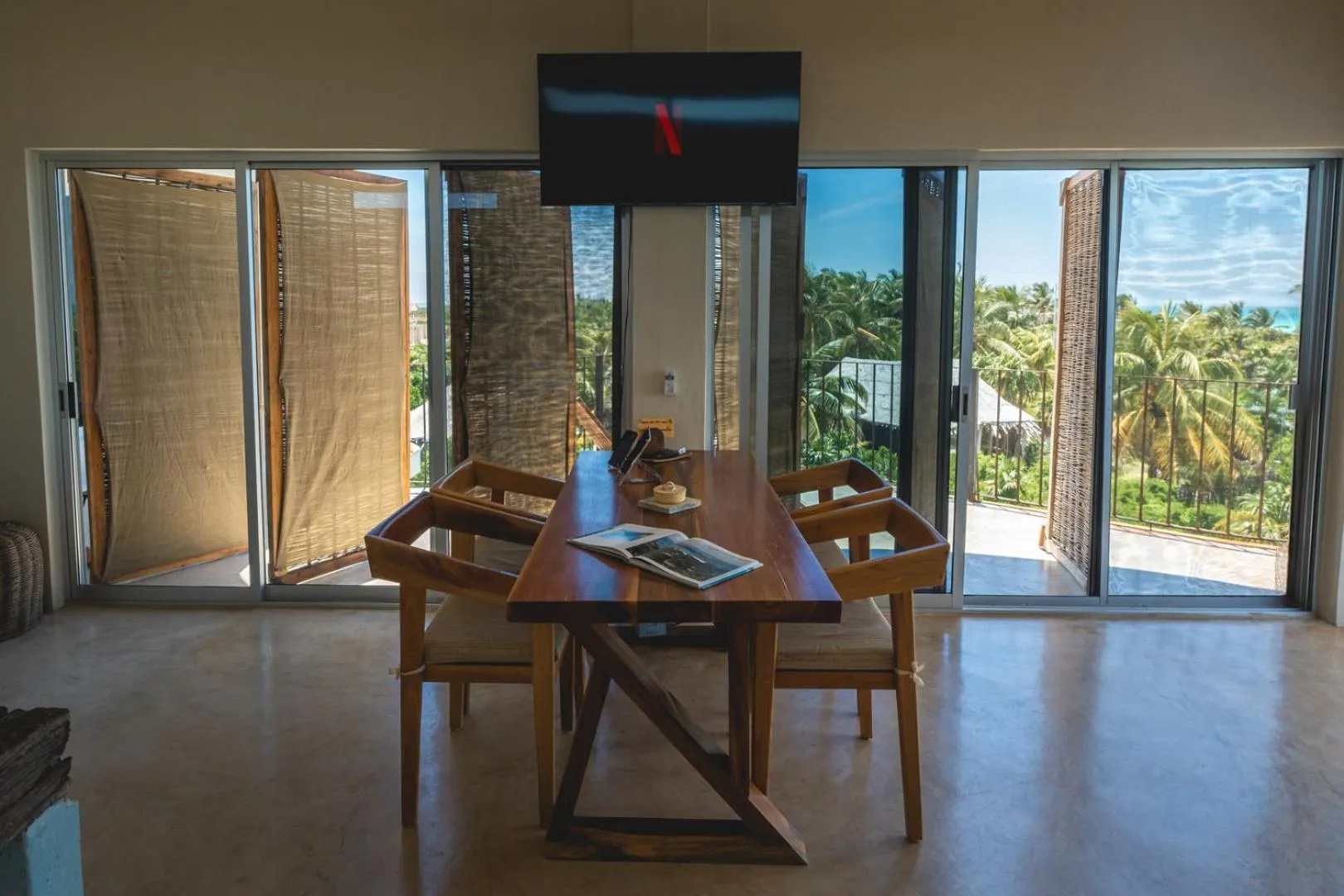 TV and multimedia in Casa Mia El Cuyo Eco Beach Boutique Hotel