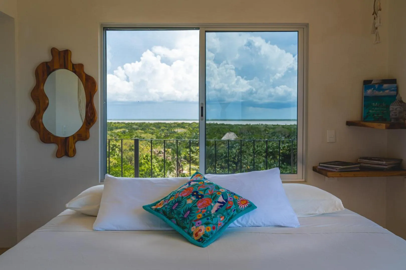 Bed in Casa Mia El Cuyo Eco Beach Boutique Hotel