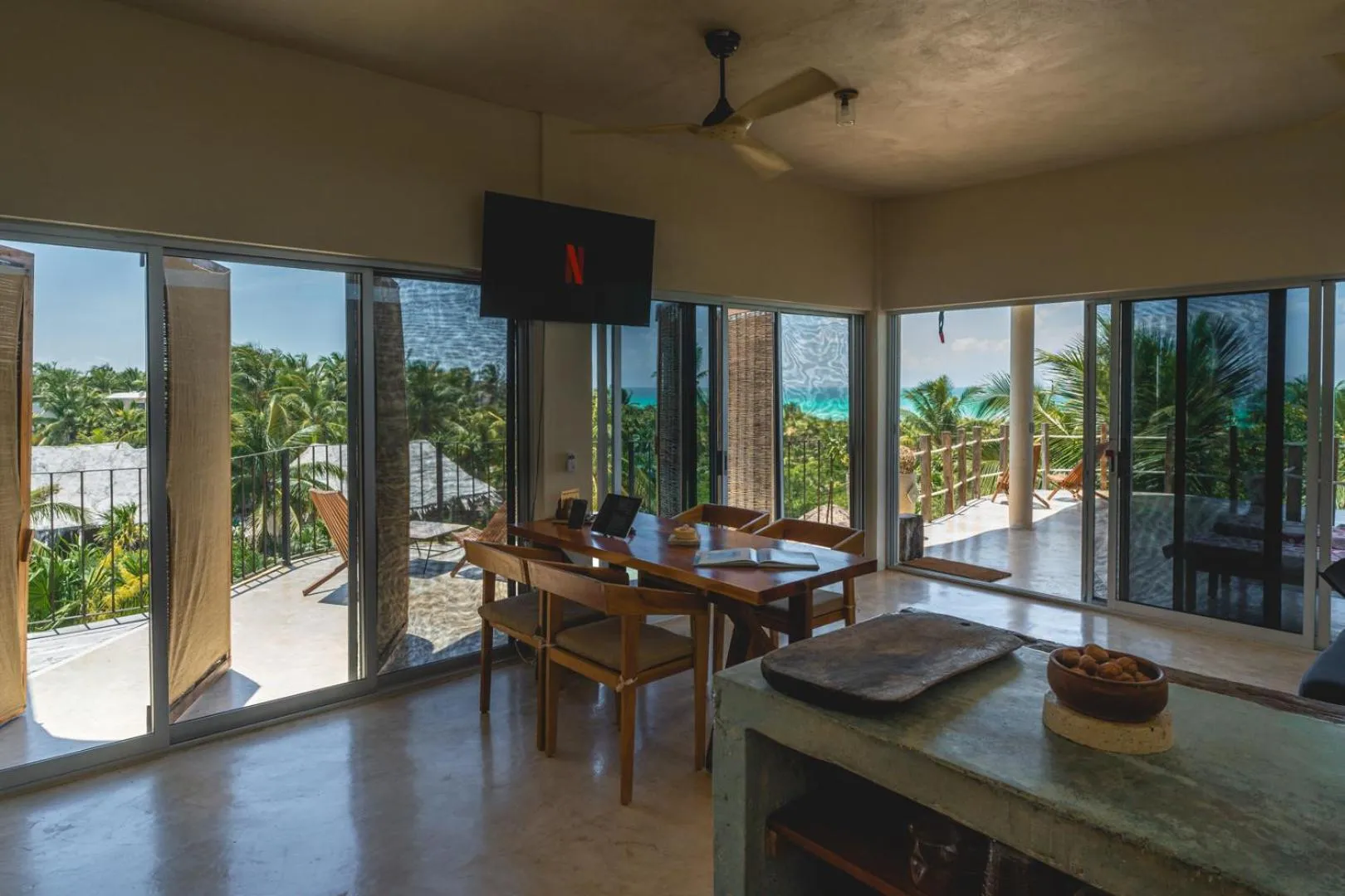 TV and multimedia in Casa Mia El Cuyo Eco Beach Boutique Hotel