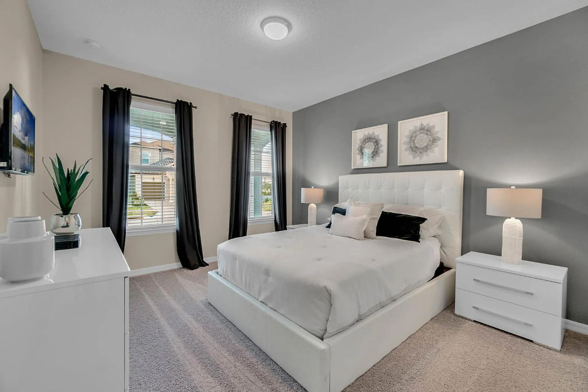 Property building, Bed in 5 Bedrooms 55 Bathrooms Solara 9026 Pc