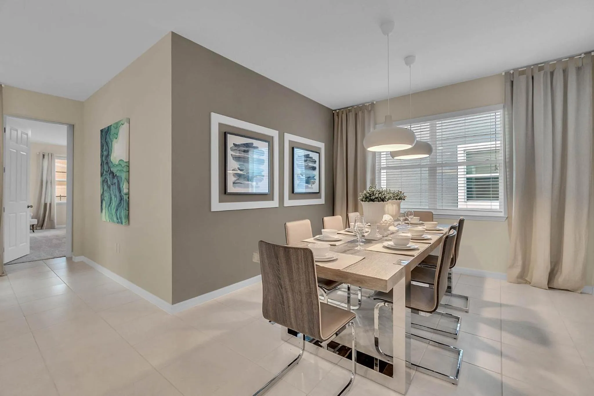 Property building in 5 Bedrooms 55 Bathrooms Solara 9026 Pc