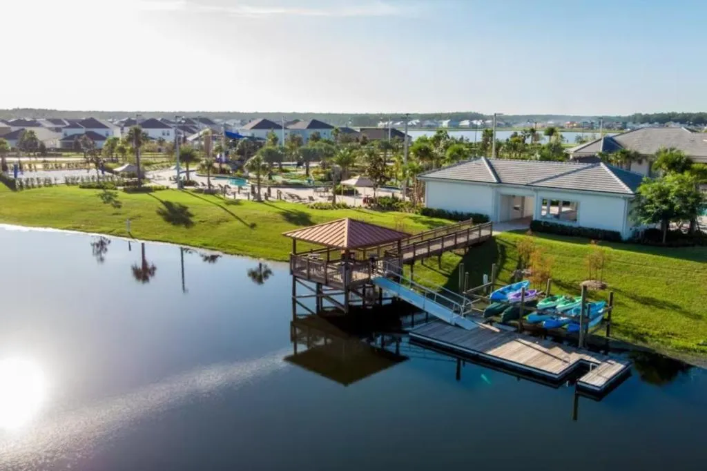 Property building in 2 Bedrooms 2 Bathrooms Storey Lake 3120-403 Pc