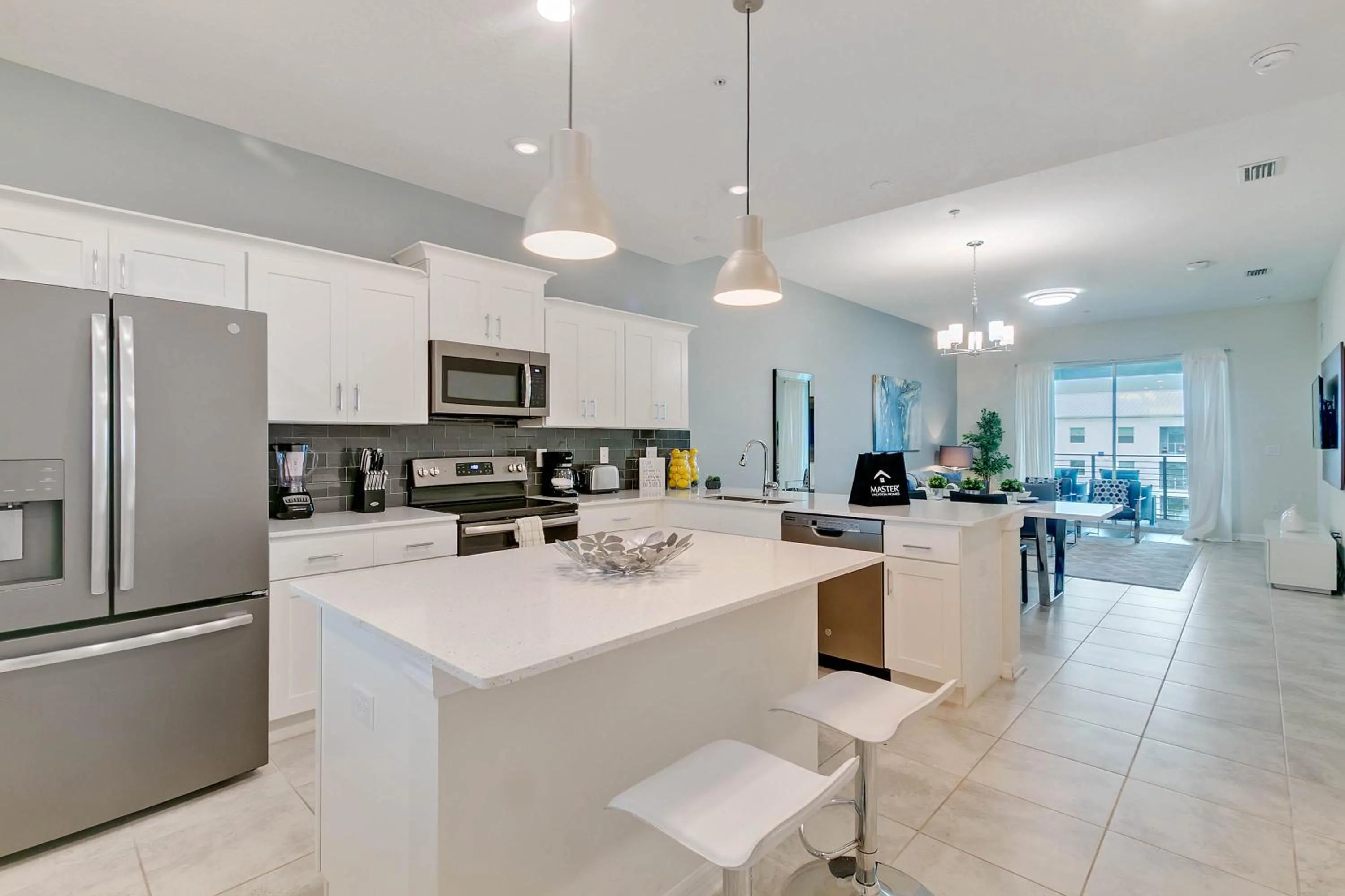 Property building in 2 Bedrooms 2 Bathrooms Storey Lake 3120-403 Pc