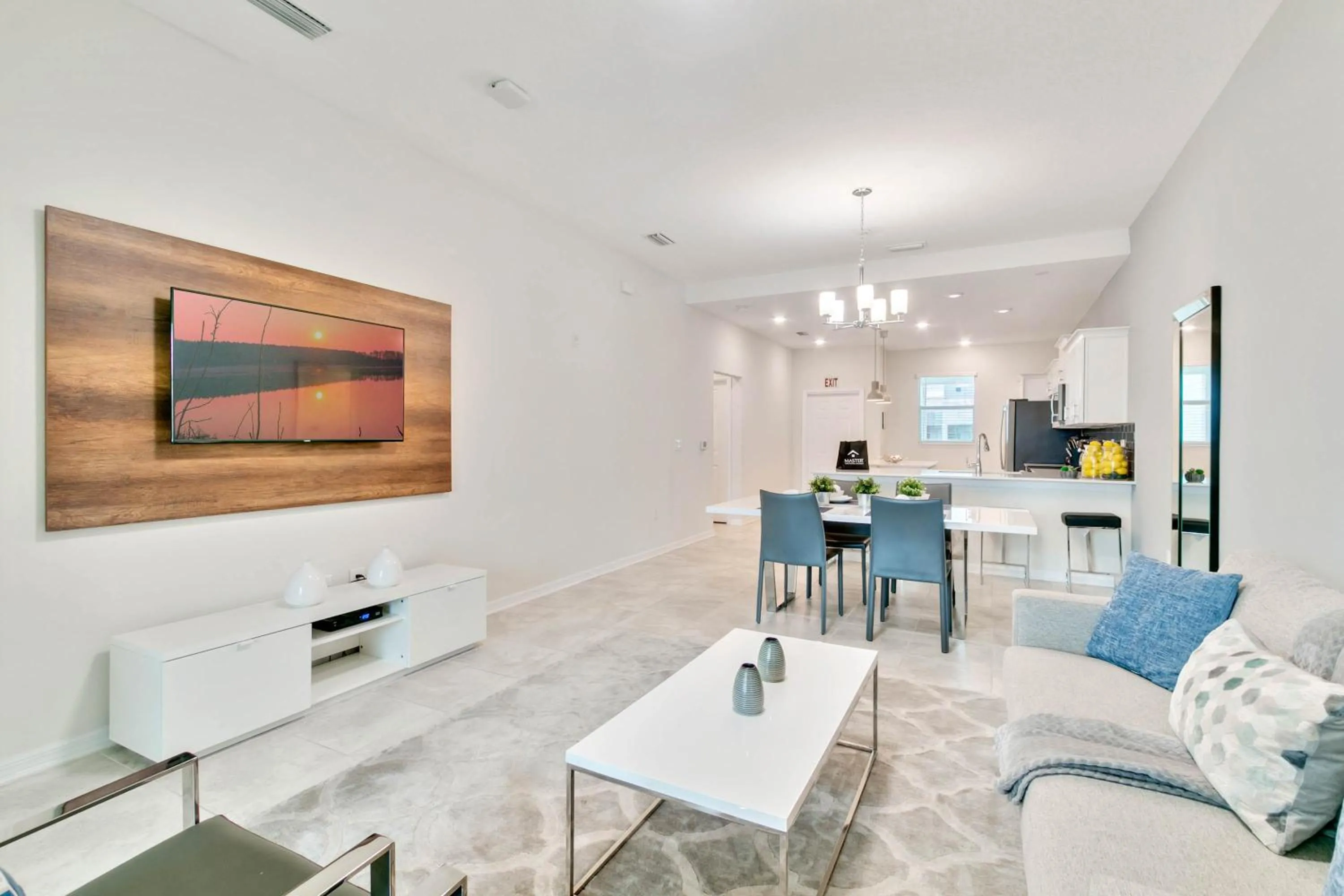 Property building in 2 Bedrooms 2 Bathrooms Storey Lake 3120-403 Pc