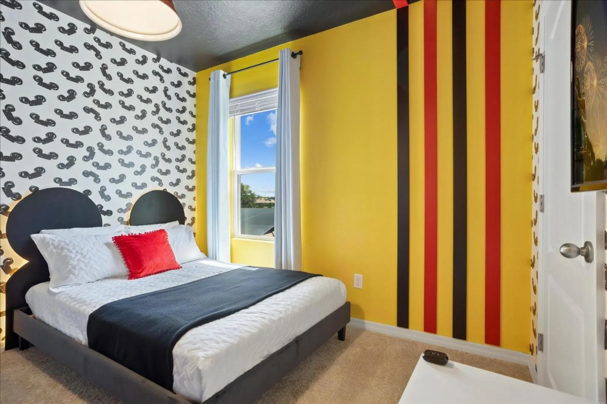 Property building, Bed in 6 Bedrooms 5 Bathrooms Solterra 7623 Ol