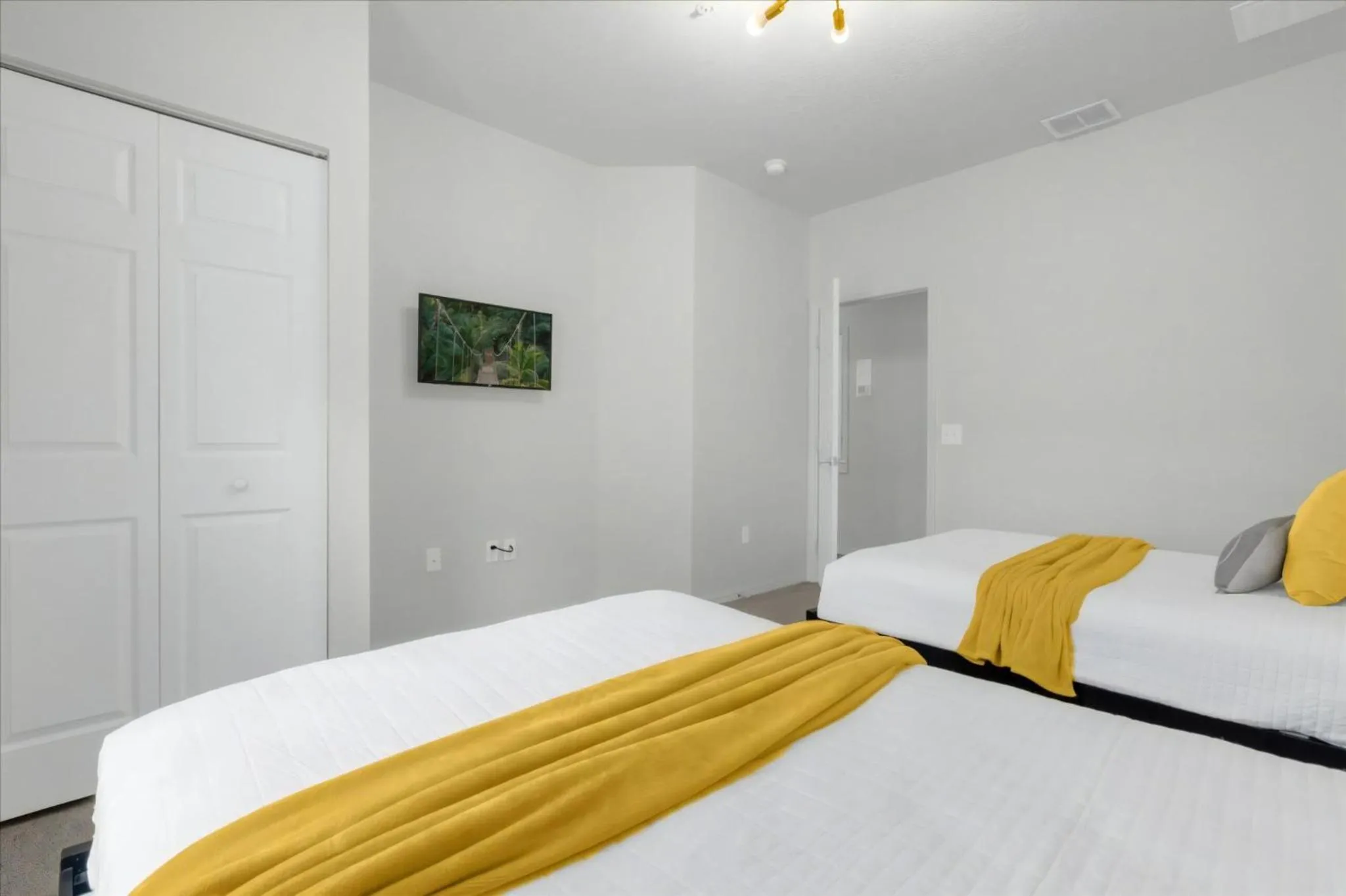 Property building, Bed in 3 Bedrooms 2 Bathrooms Lucaya Village 22-103