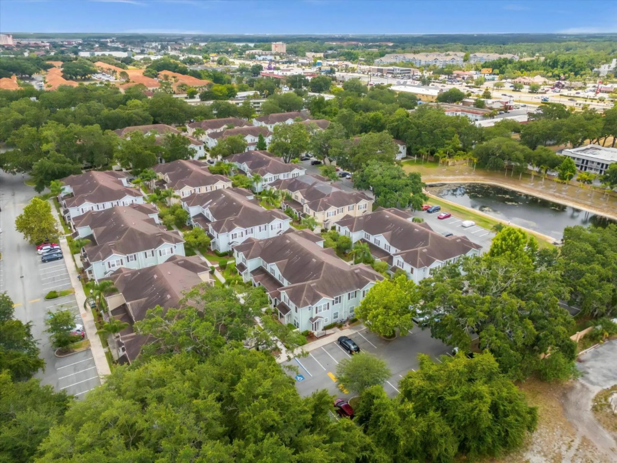 Property building in 3 Bedrooms 2 Bathrooms Lucaya Village 22-103