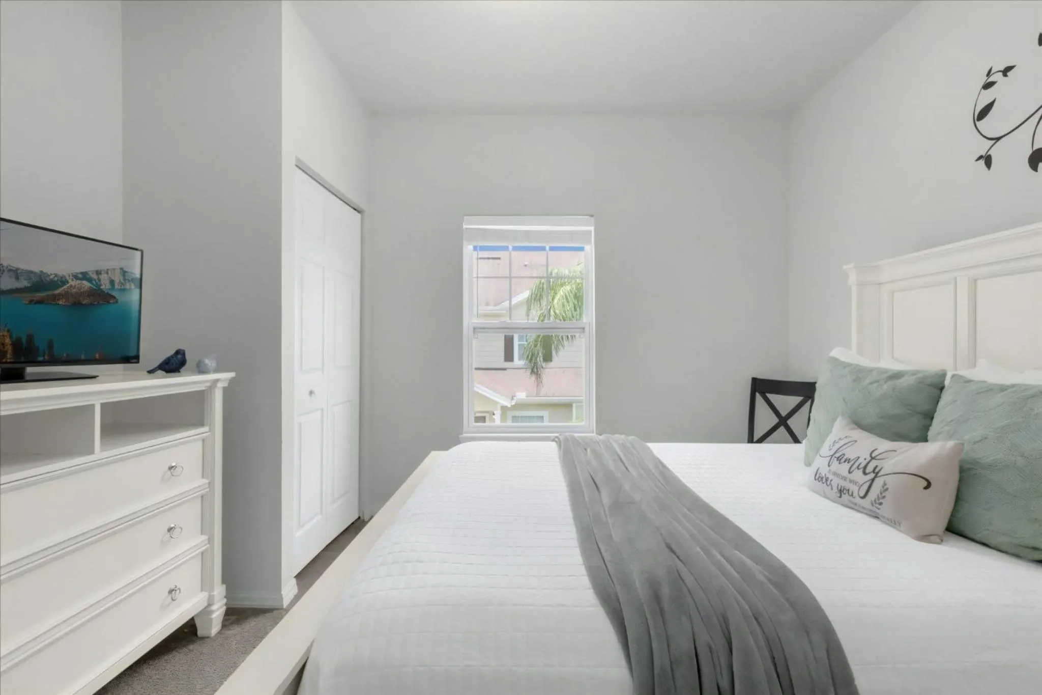 Property building, Bed in 3 Bedrooms 2 Bathrooms Lucaya Village 22-103