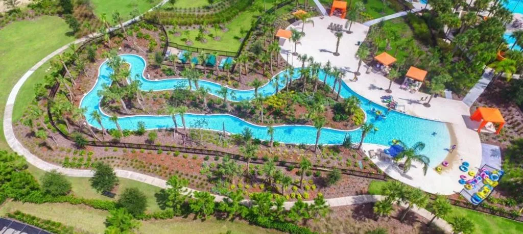 Property building in 5 Bedrooms 4 Bathrooms Solterra 4618 Td