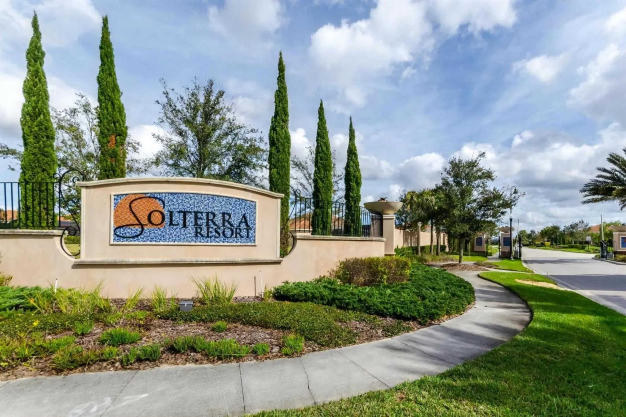 Property building in 5 Bedrooms 4 Bathrooms Solterra 4618 Td
