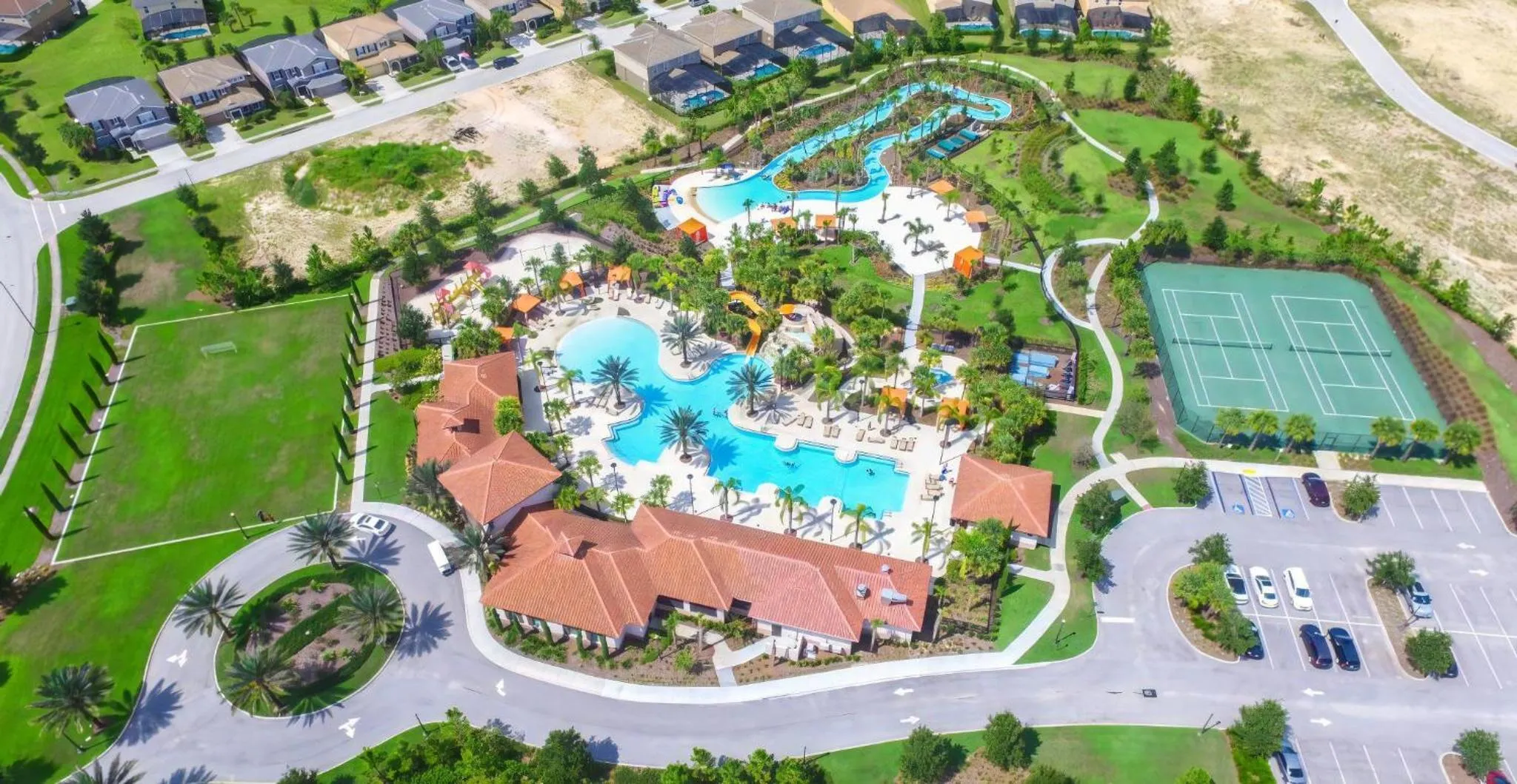 Property building in 5 Bedrooms 4 Bathrooms Solterra 4618 Td