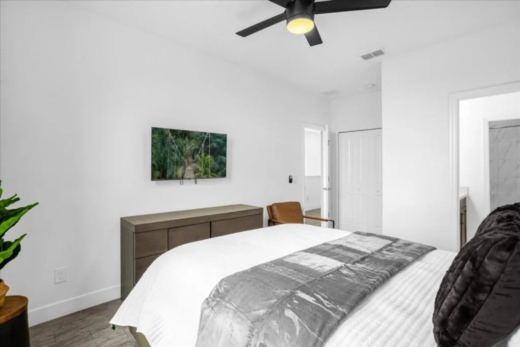 Property building, Bed in 5 Bedroom 55 Bathroom Festival Resort 446 Cp