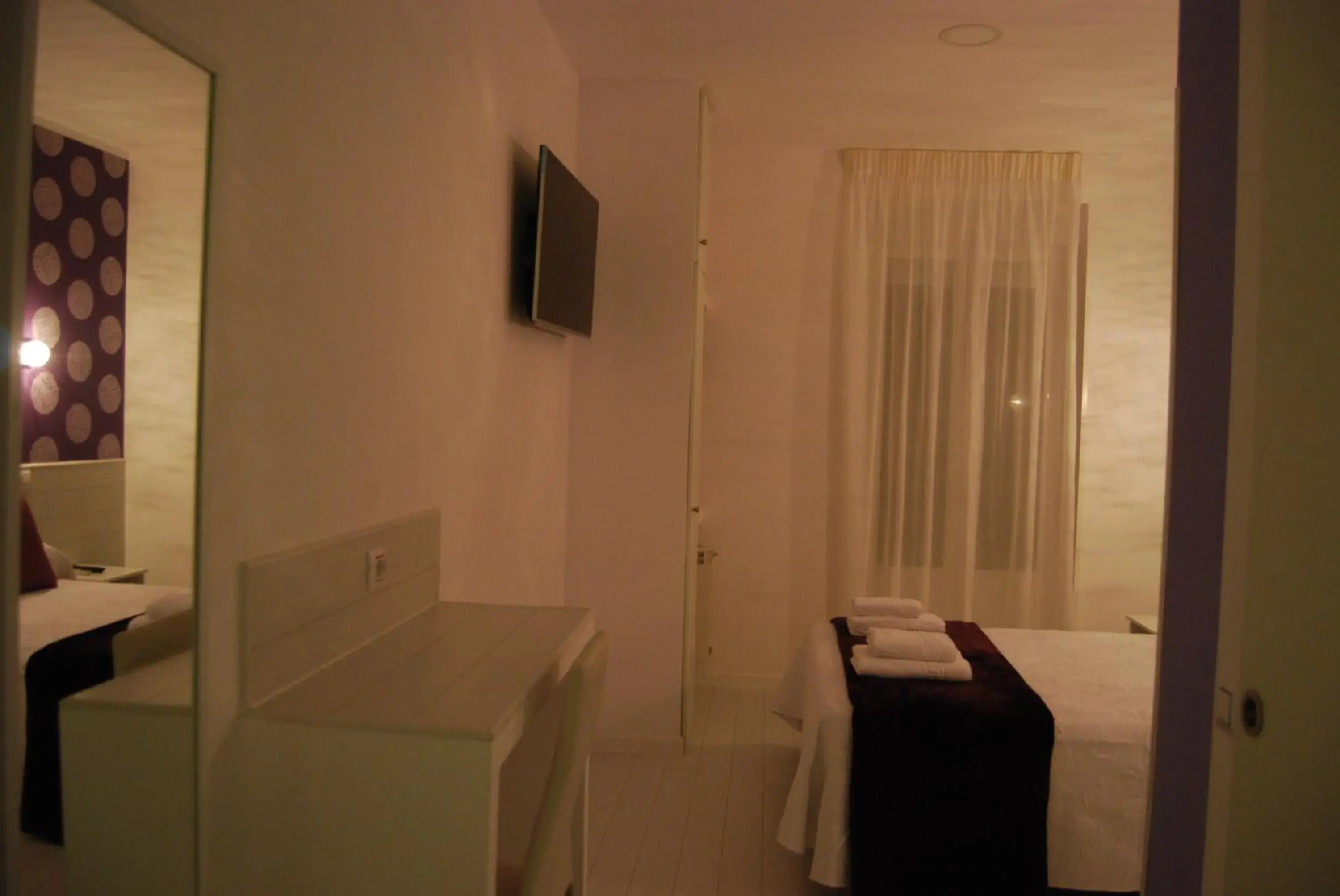 Standard Double Room in Hostal PETITE MAMAN Standard Double Room in Hostal PETITE MAMAN