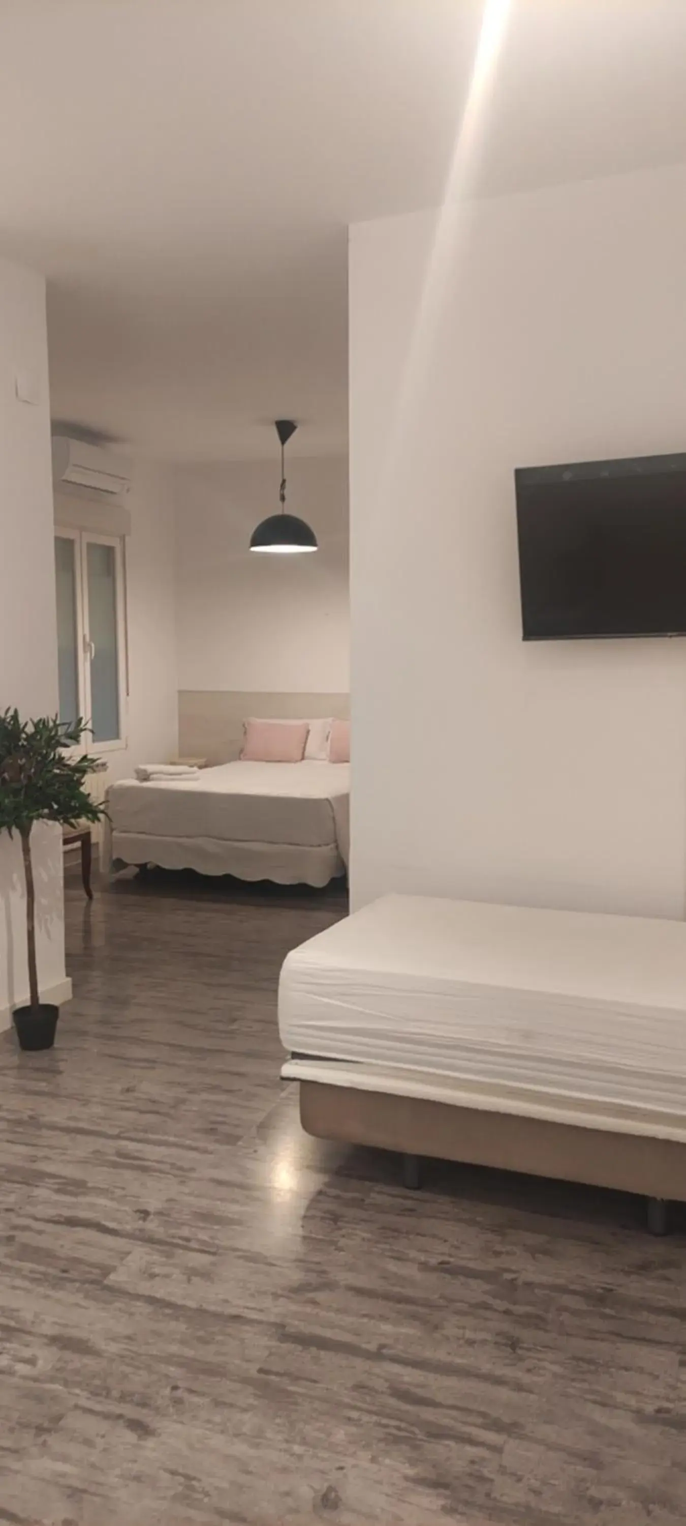 Family Room with Private Bathroom in Hostal PETITE MAMAN Family Room with Private Bathroom in Hostal PETITE MAMAN