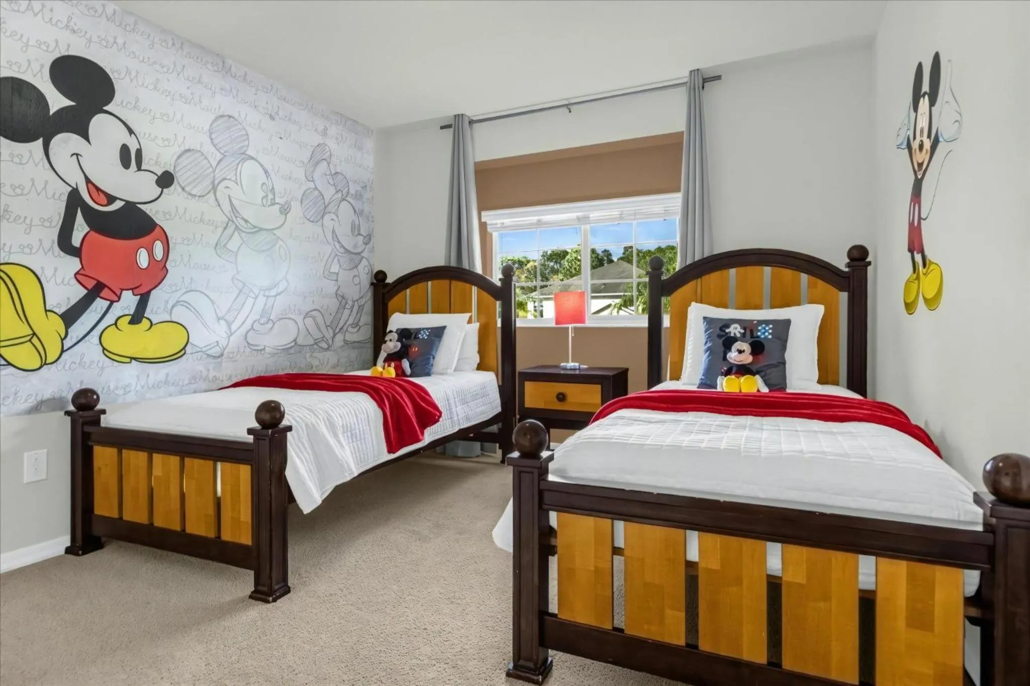 Property building, Bed in 4 Bedrooms 3 Bathrooms Veranda Palms 4461 Np