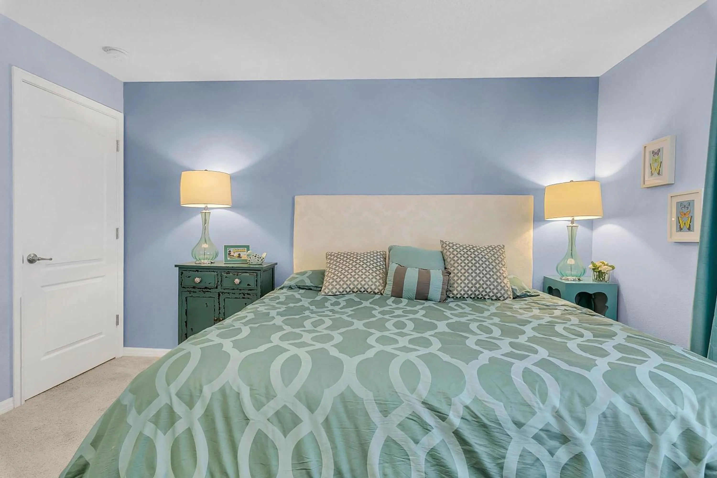 Property building in 4 Bedrooms 3 Bathrooms Storey Lake 4827 Ct