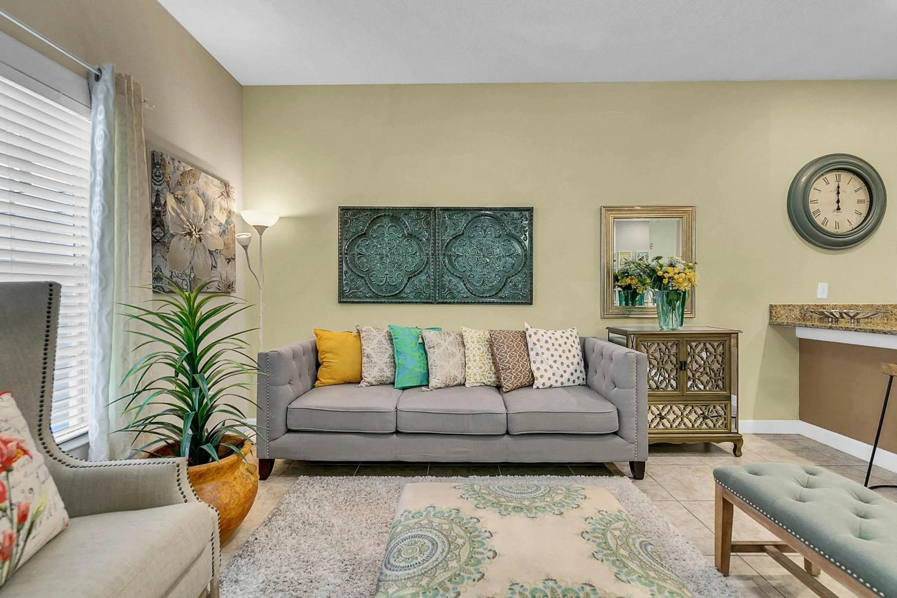 Property building in 4 Bedrooms 3 Bathrooms Storey Lake 4827 Ct