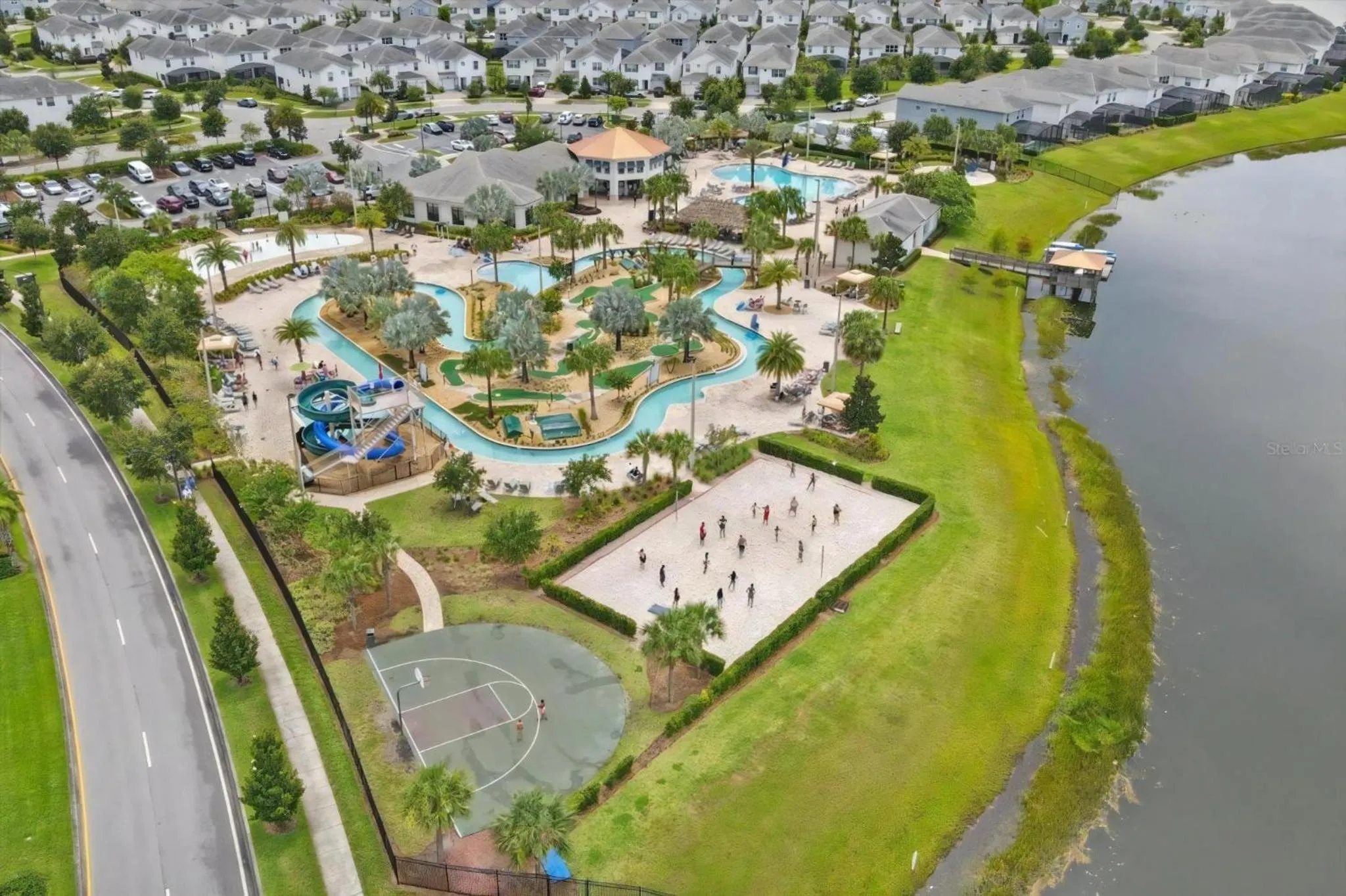 Property building in 4 Bedrooms 3 Bathrooms Storey Lake 4827 Ct