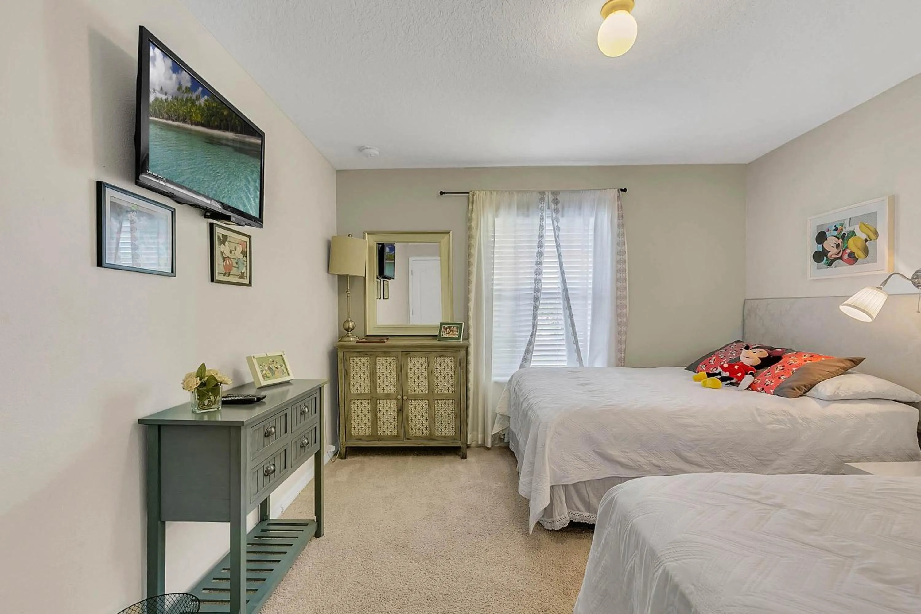 Property building in 4 Bedrooms 3 Bathrooms Storey Lake 4827 Ct