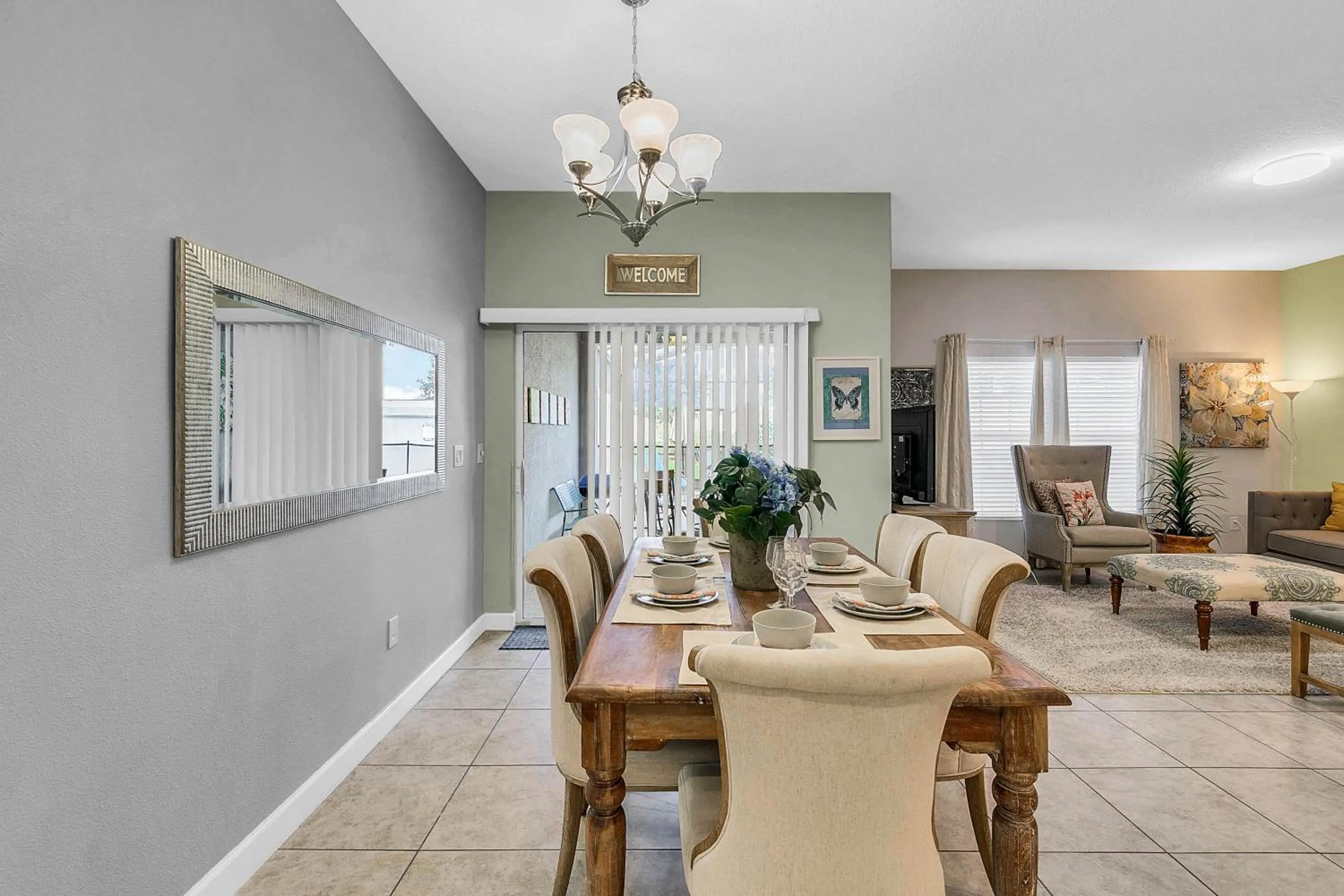 Property building in 4 Bedrooms 3 Bathrooms Storey Lake 4827 Ct