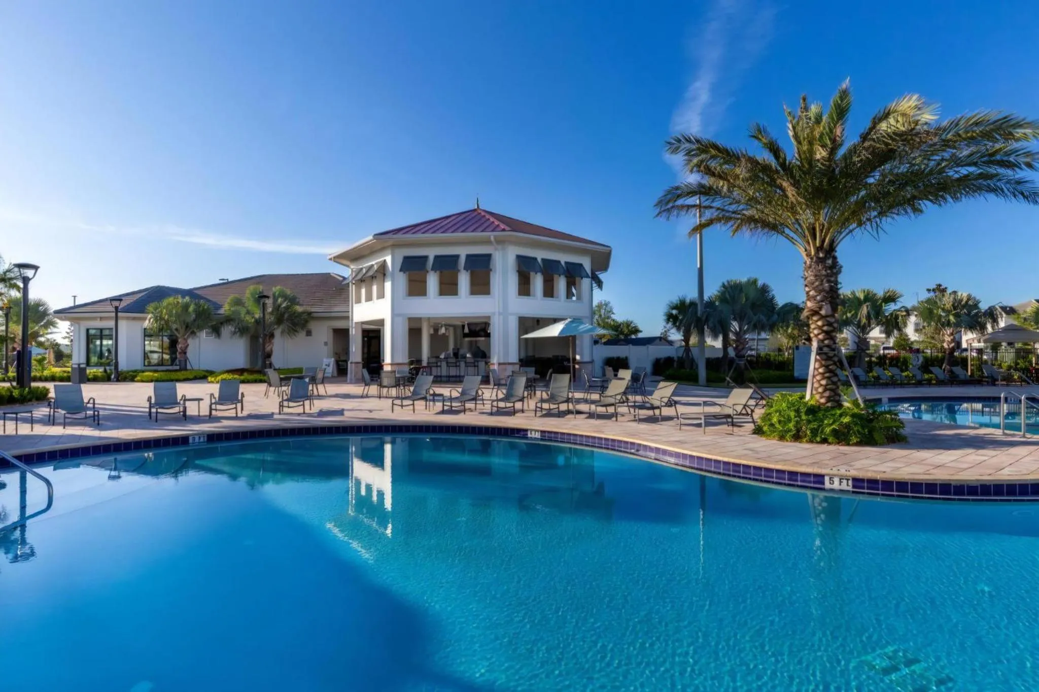 Property building in 4 Bedrooms 3 Bathrooms Storey Lake 4827 Ct