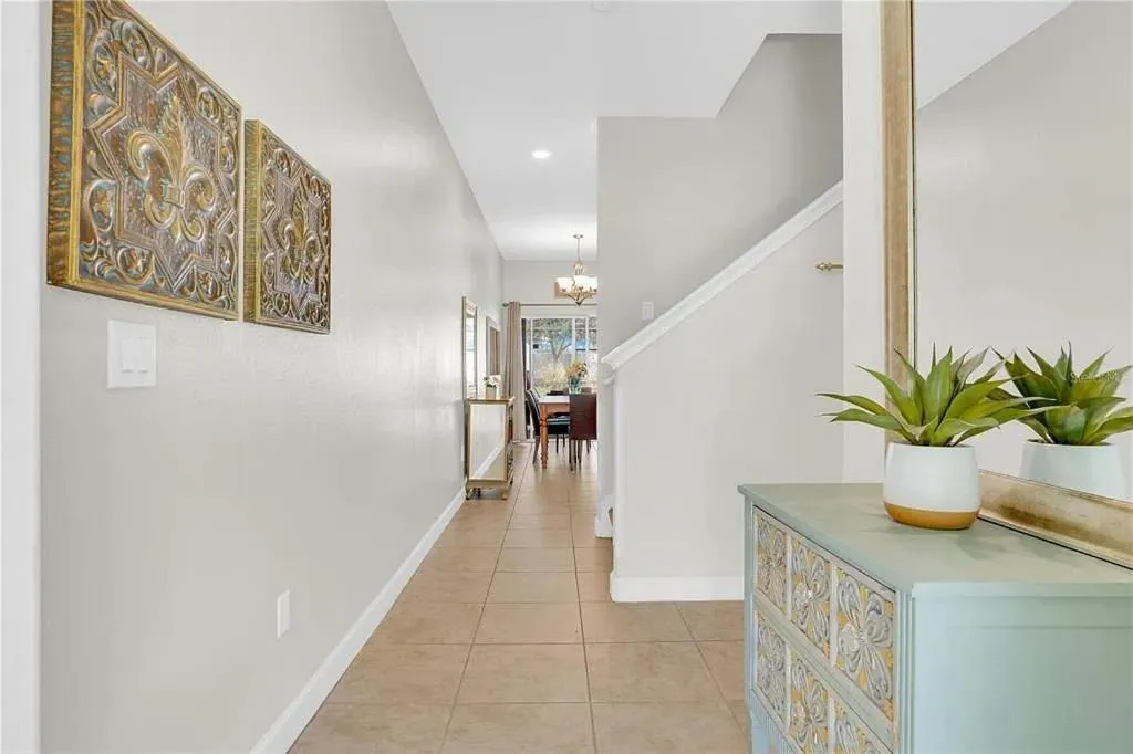 Property building in 4 Bedrooms 3 Bathrooms Storey Lake 4827 Ct