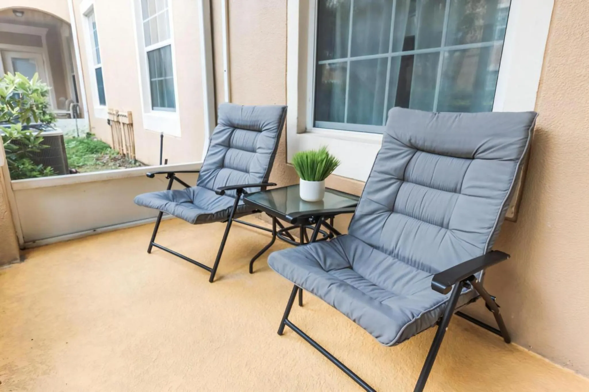 Property building in 3 Bedroom 2 Bathroom Windsor Hills 7675-105 Cs