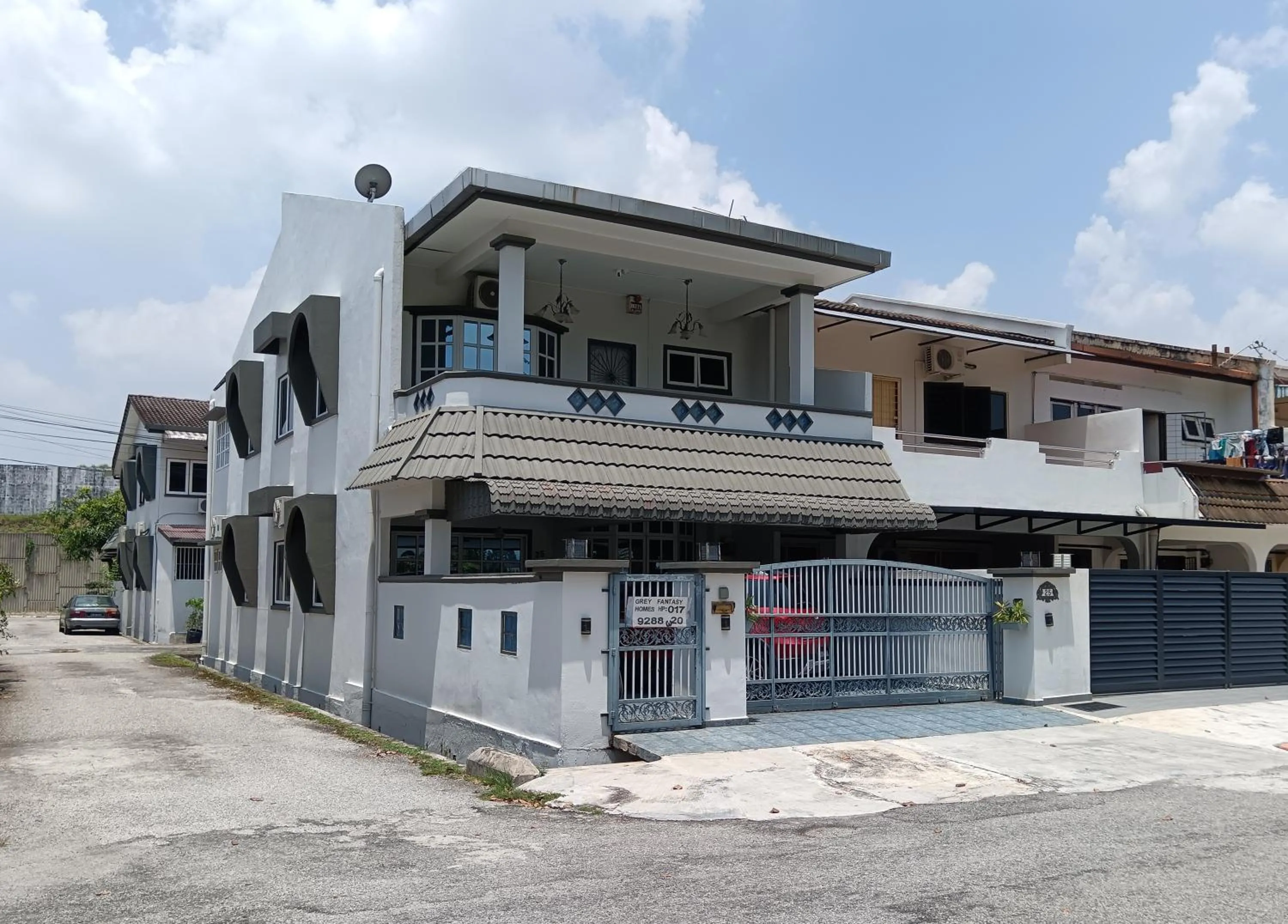 Property building in Grey Fantasy Homes#Sunway Water Theme Park