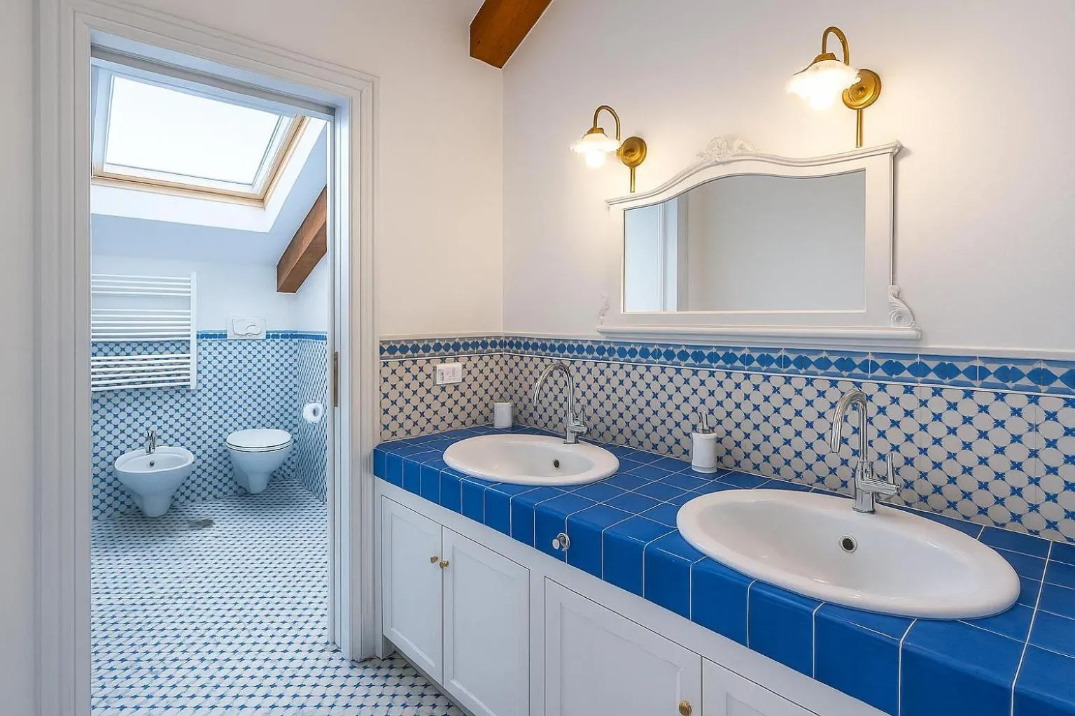 Shower in The Secret Garden Relais