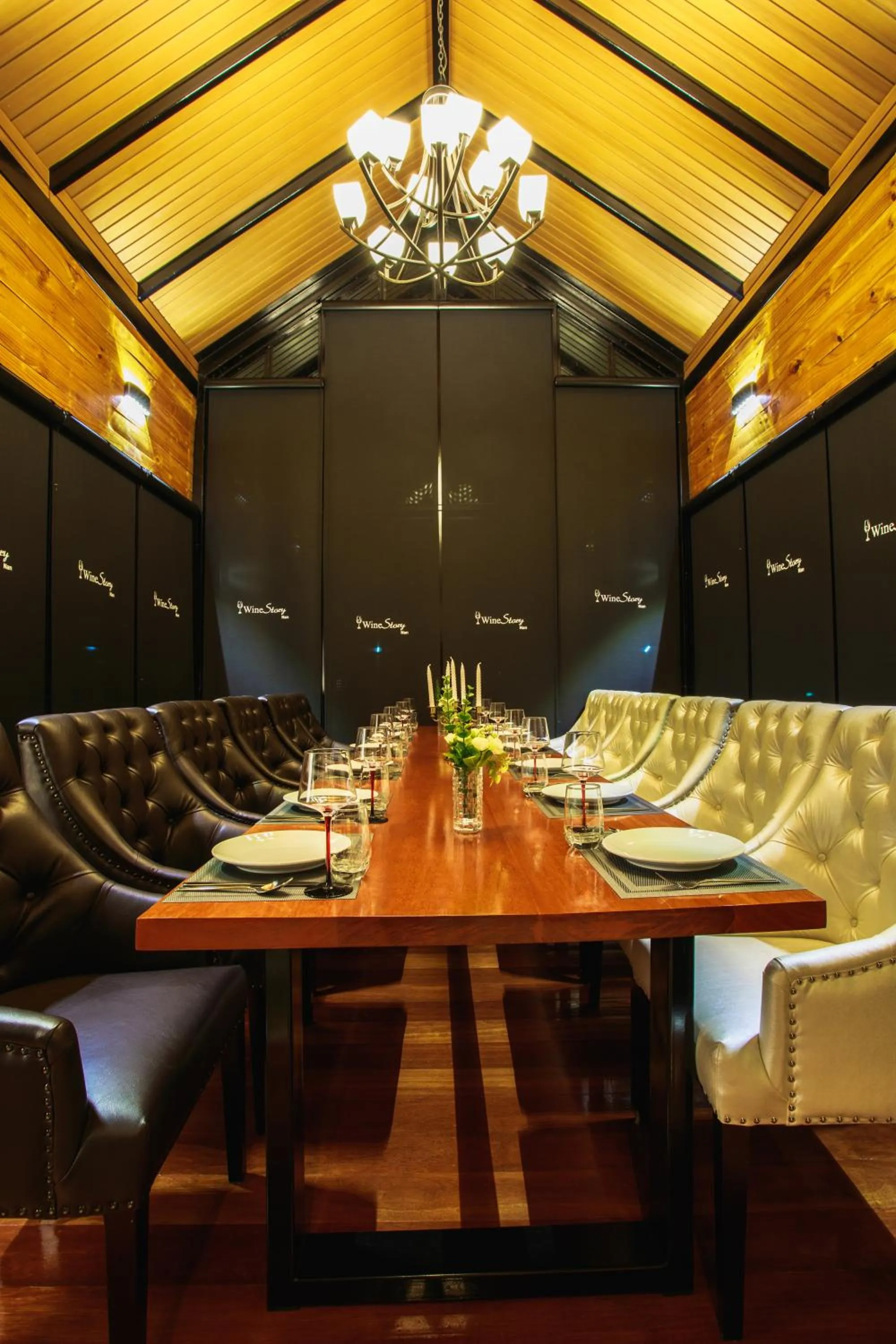 Restaurant/places to eat in Pim Pool Villa Nan